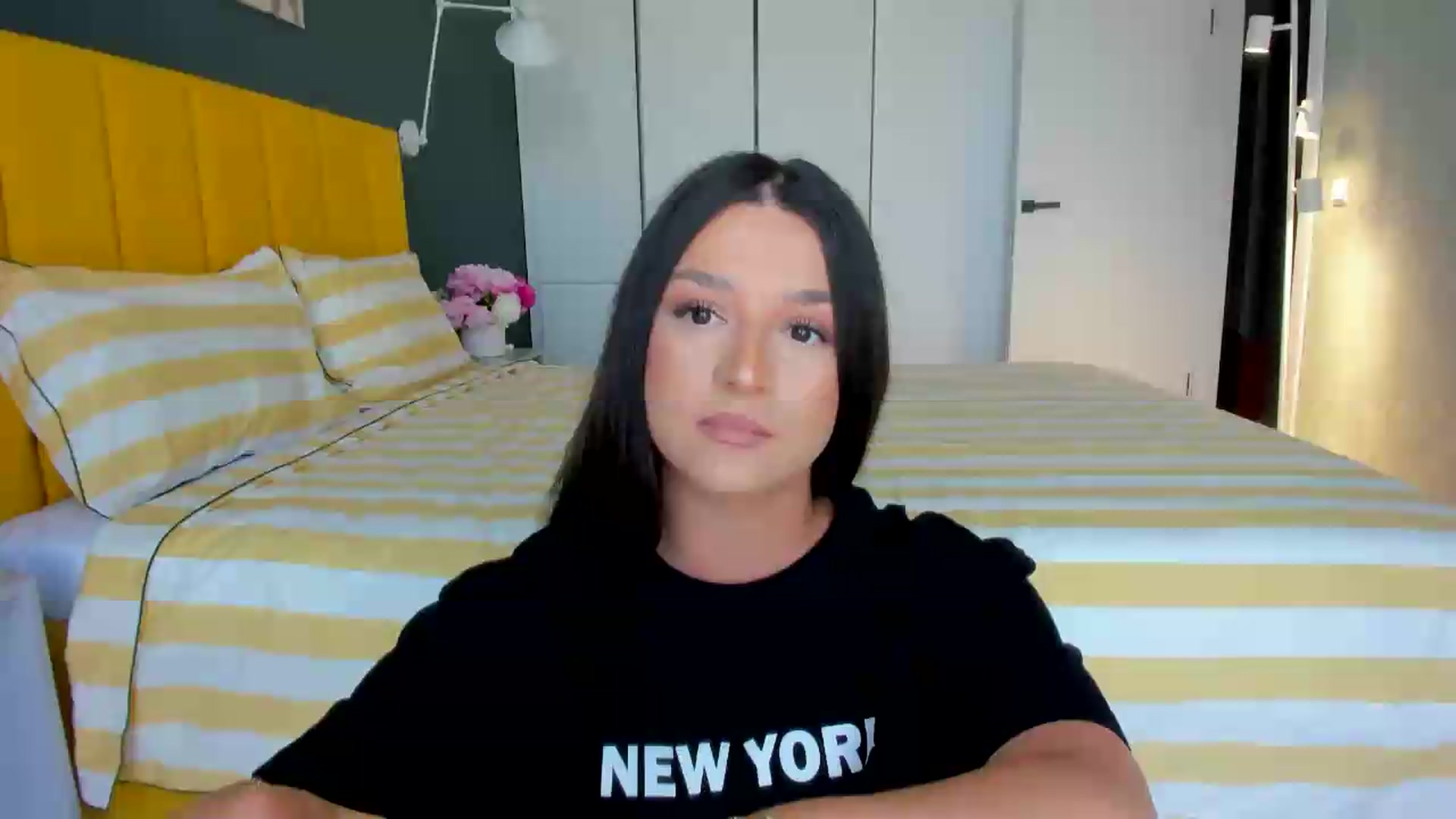 Gallery image thumbnail from Eve___'s myfreecams stream on, 05/29/2026, 14:09 image 1 of 20