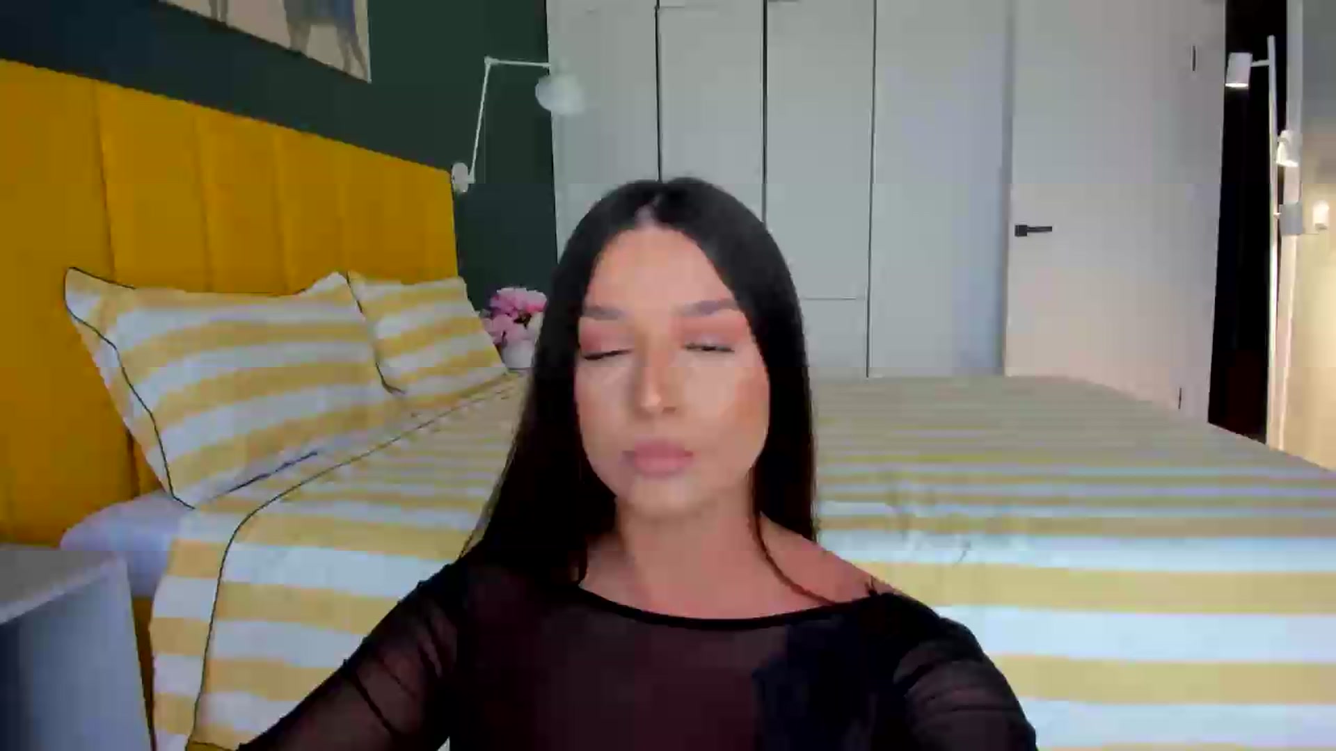 Gallery image thumbnail from Eve___'s myfreecams stream on, 05/29/2026, 14:09 image 13 of 20