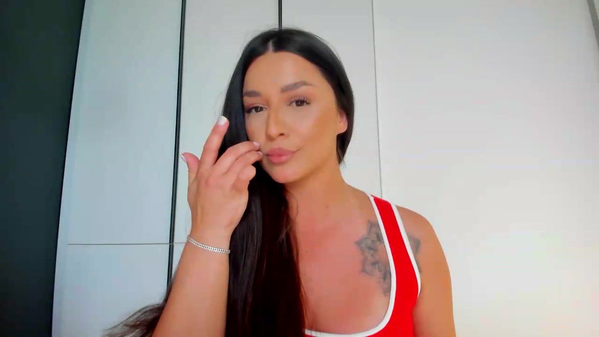 Gallery image thumbnail from Eve___'s myfreecams stream on, 05/31/2026, 15:46 image 19 of 20