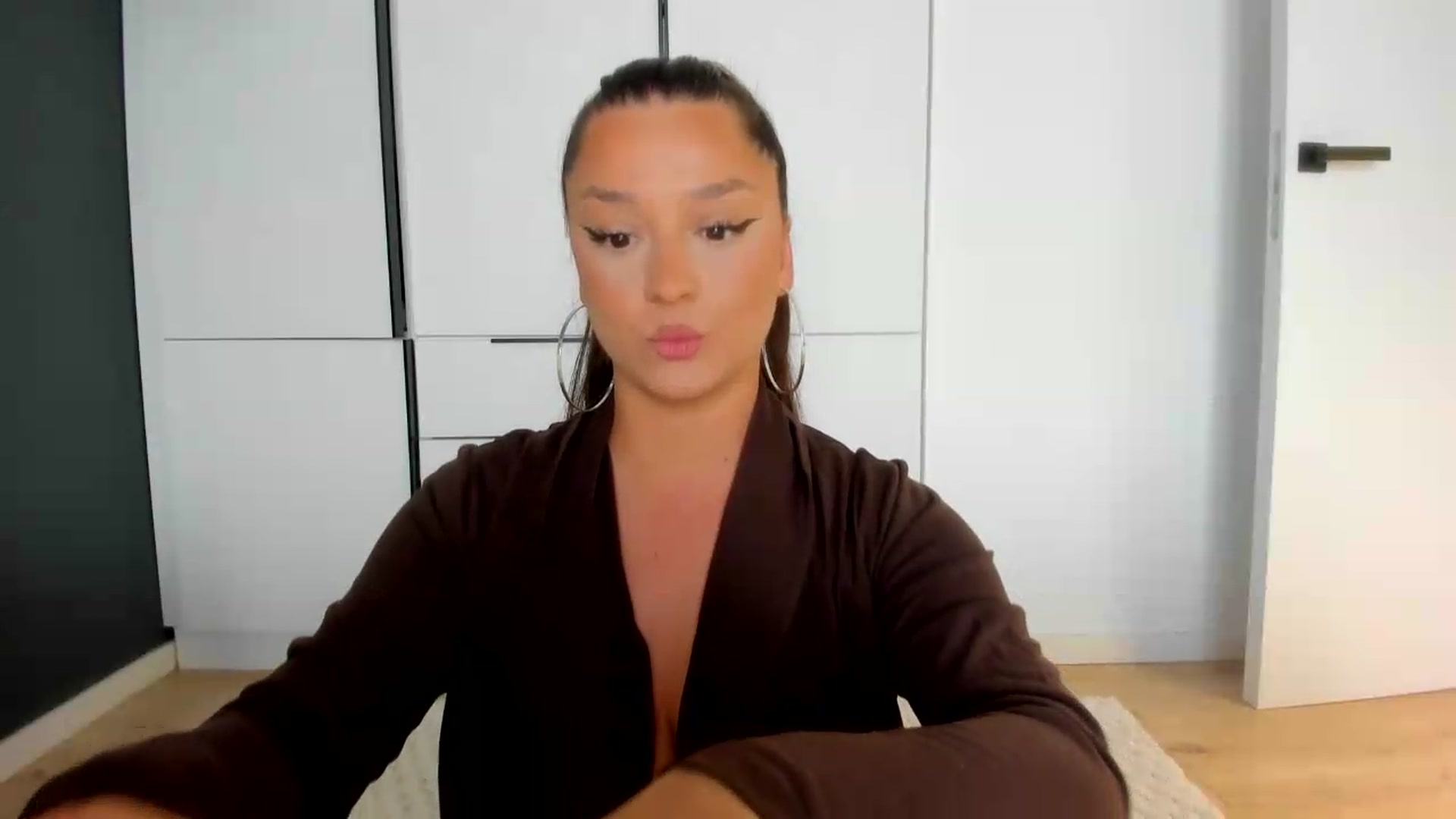 Gallery image thumbnail from Eve___'s myfreecams stream on, 06/29/2026, 14:10 image 12 of 20