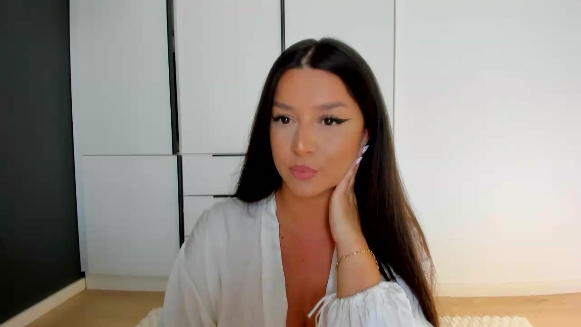 Gallery image thumbnail from Eve___'s myfreecams stream on, 07/06/2026, 15:28 image 4 of 20