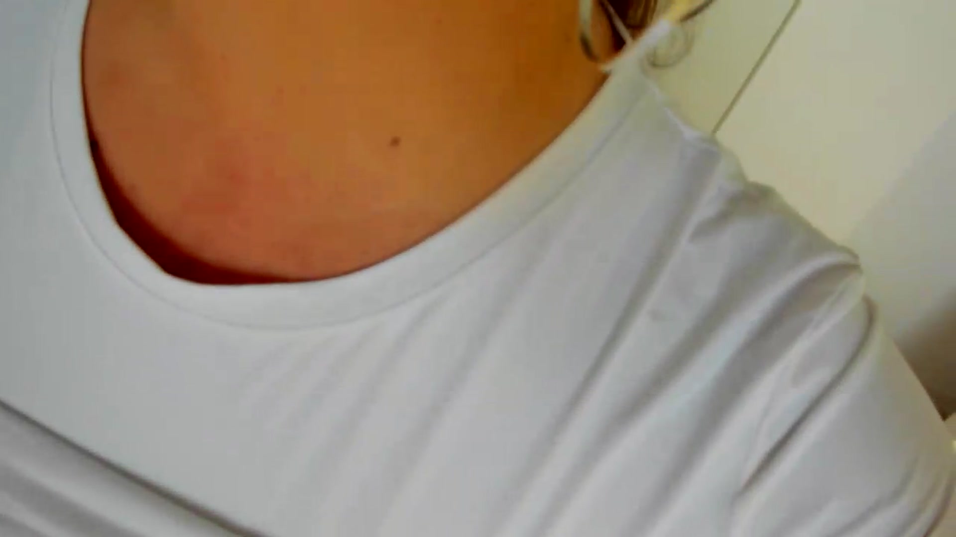 Gallery image thumbnail from Eve___'s myfreecams stream on, 07/08/2026, 13:34 image 17 of 20