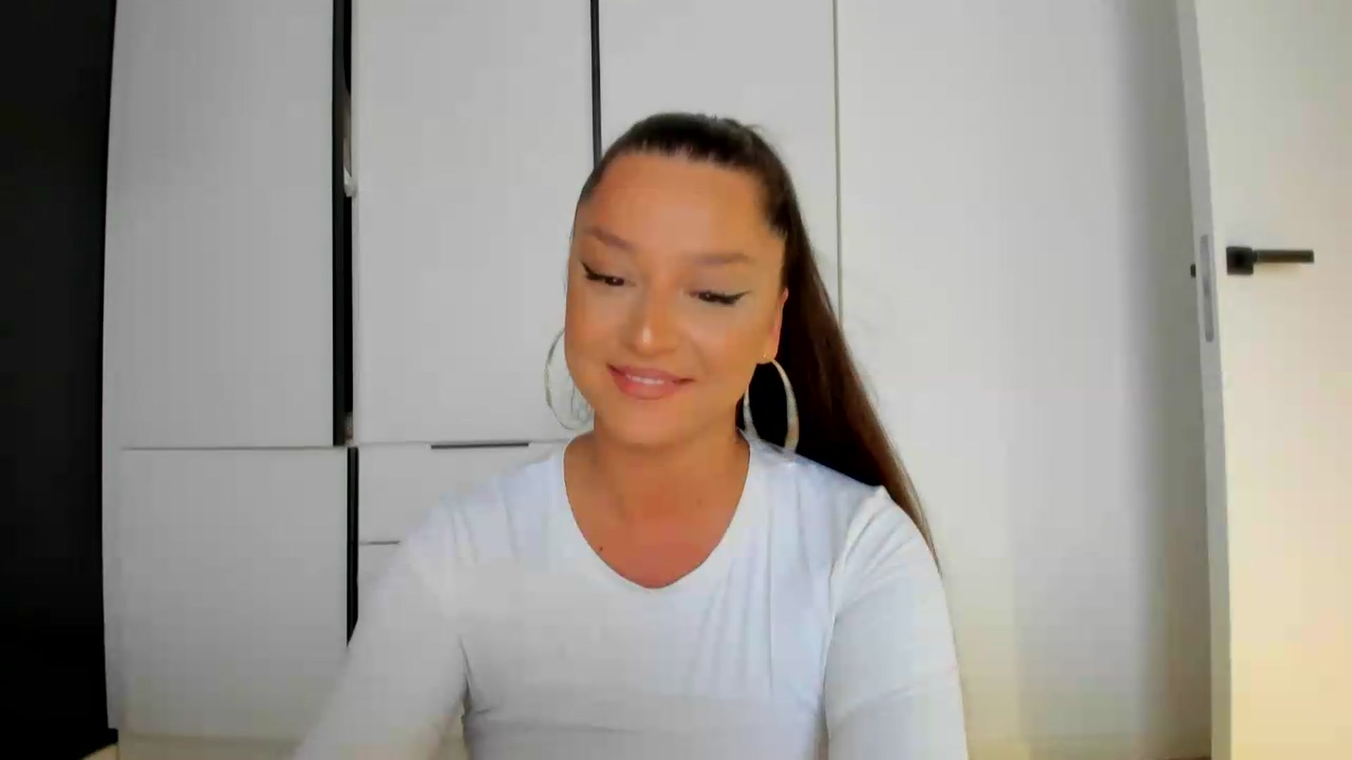 Gallery image thumbnail from Eve___'s myfreecams stream on, 07/08/2026, 13:34 image 19 of 20