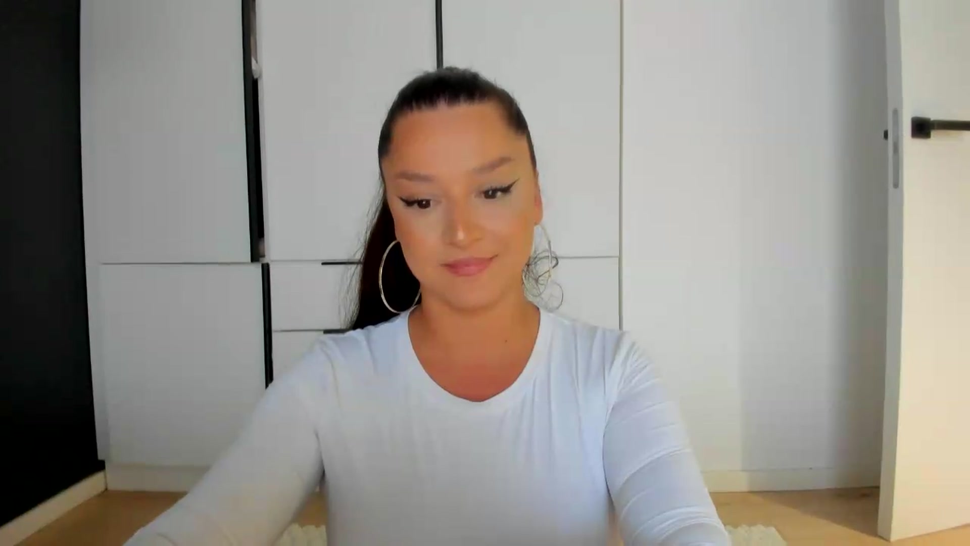Gallery image thumbnail from Eve___'s myfreecams stream on, 07/08/2026, 13:34 image 9 of 20