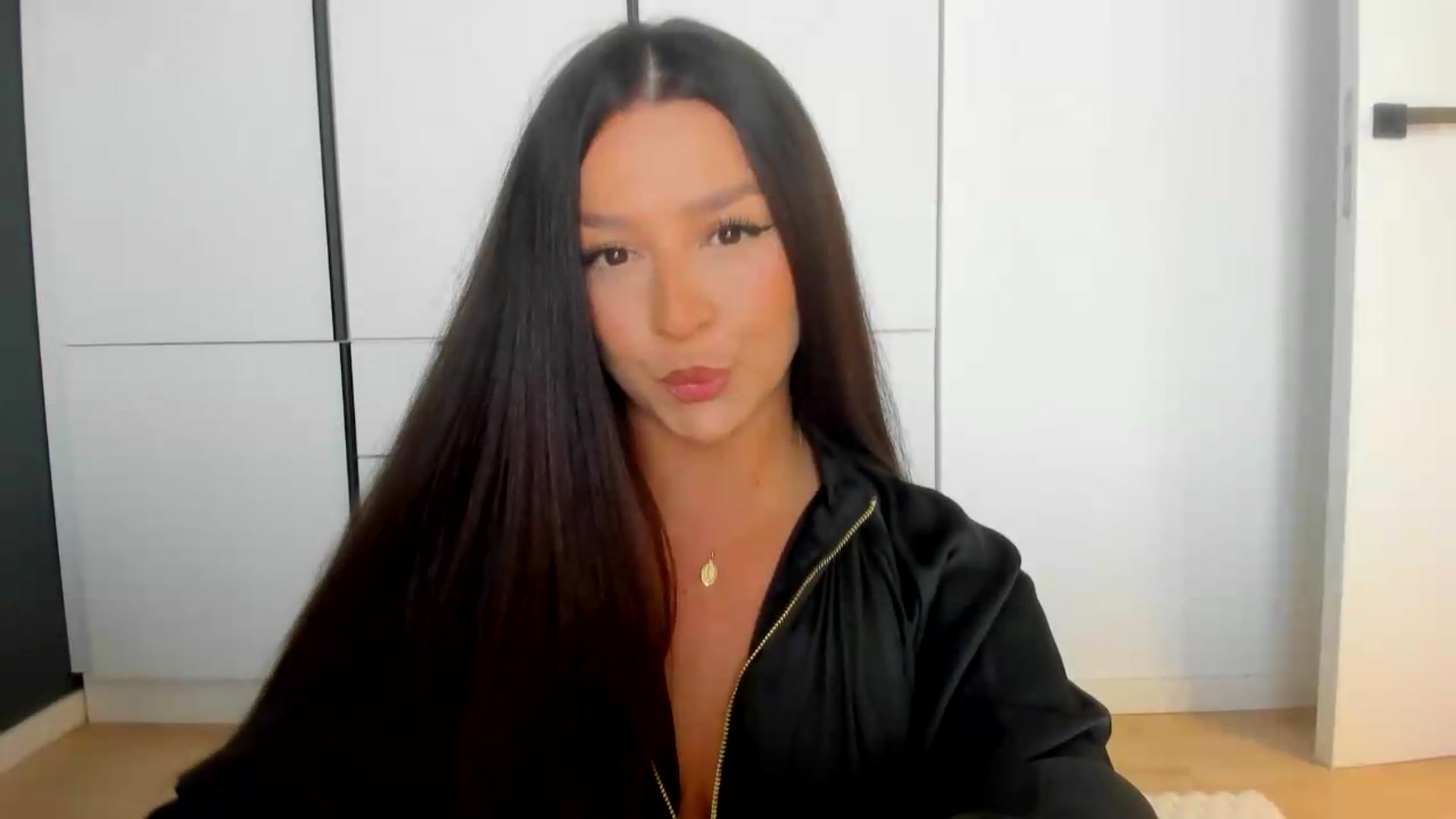 Gallery image thumbnail from Eve___'s myfreecams stream on, 08/03/2026, 13:03 image 20 of 20