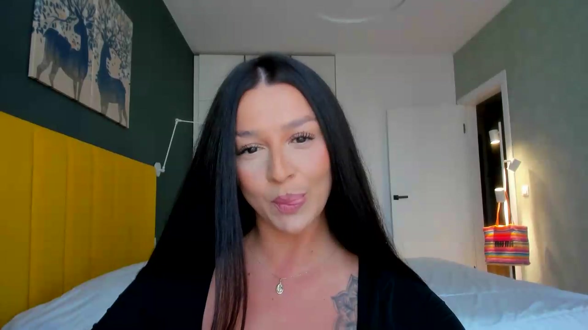 Gallery image thumbnail from Eve___'s myfreecams stream on, 08/05/2026, 14:27 image 16 of 20
