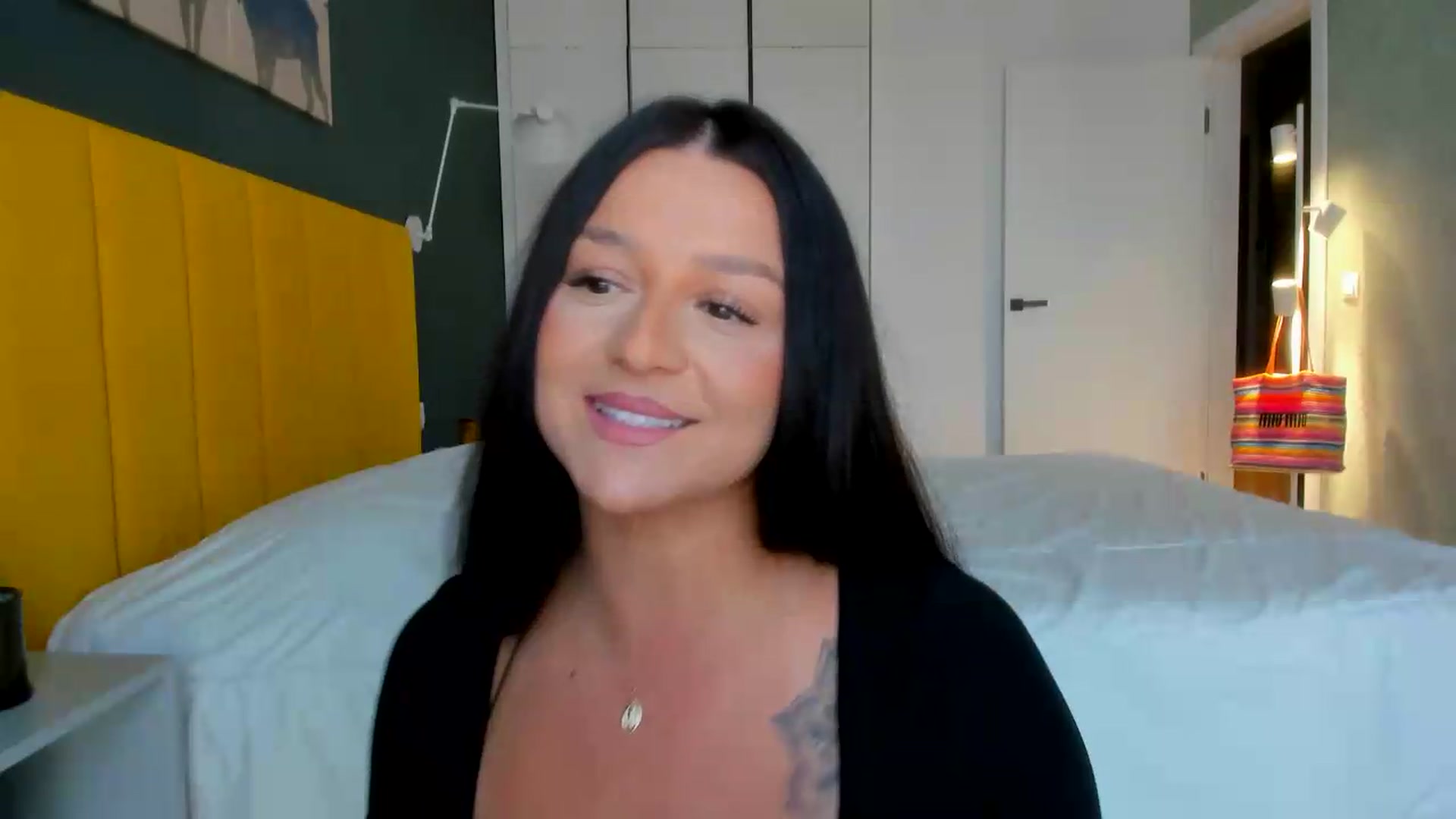 Gallery image thumbnail from Eve___'s myfreecams stream on, 08/05/2026, 14:27 image 14 of 20