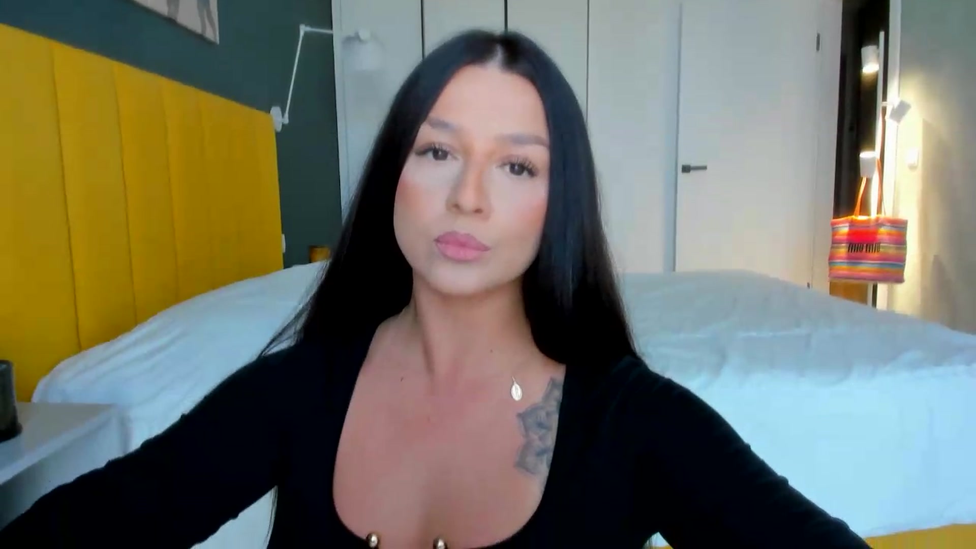 Gallery image thumbnail from Eve___'s myfreecams stream on, 08/05/2026, 14:27 image 7 of 20