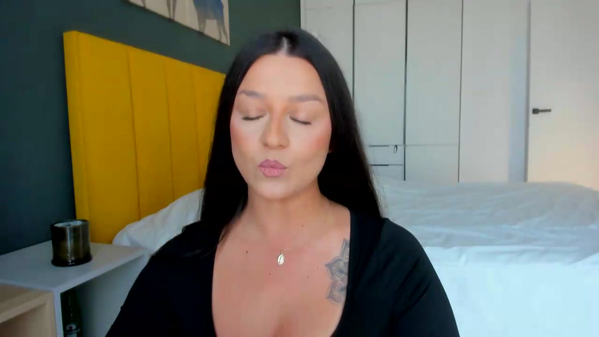 Gallery image thumbnail from Eve___'s myfreecams stream on, 08/05/2026, 15:33 image 9 of 20