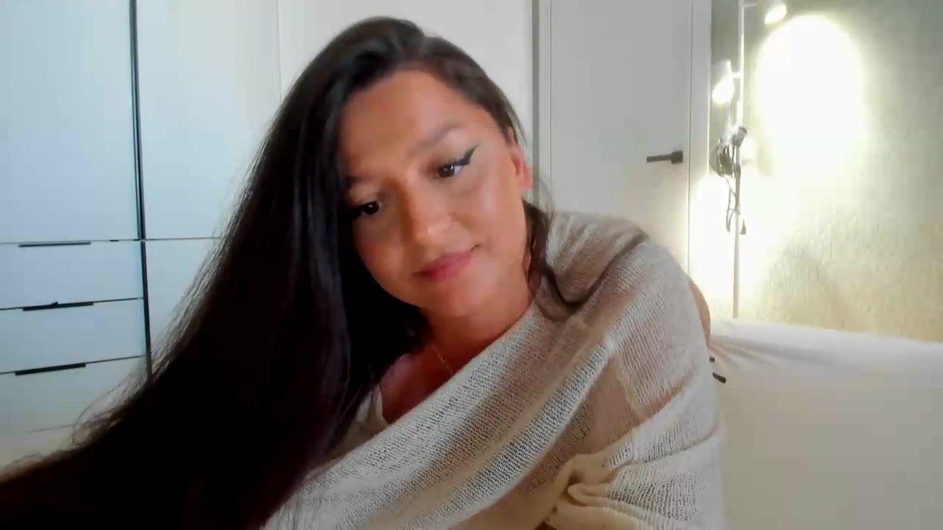 Gallery image thumbnail from Eve___'s myfreecams stream on, 08/13/2026, 14:04 image 11 of 20