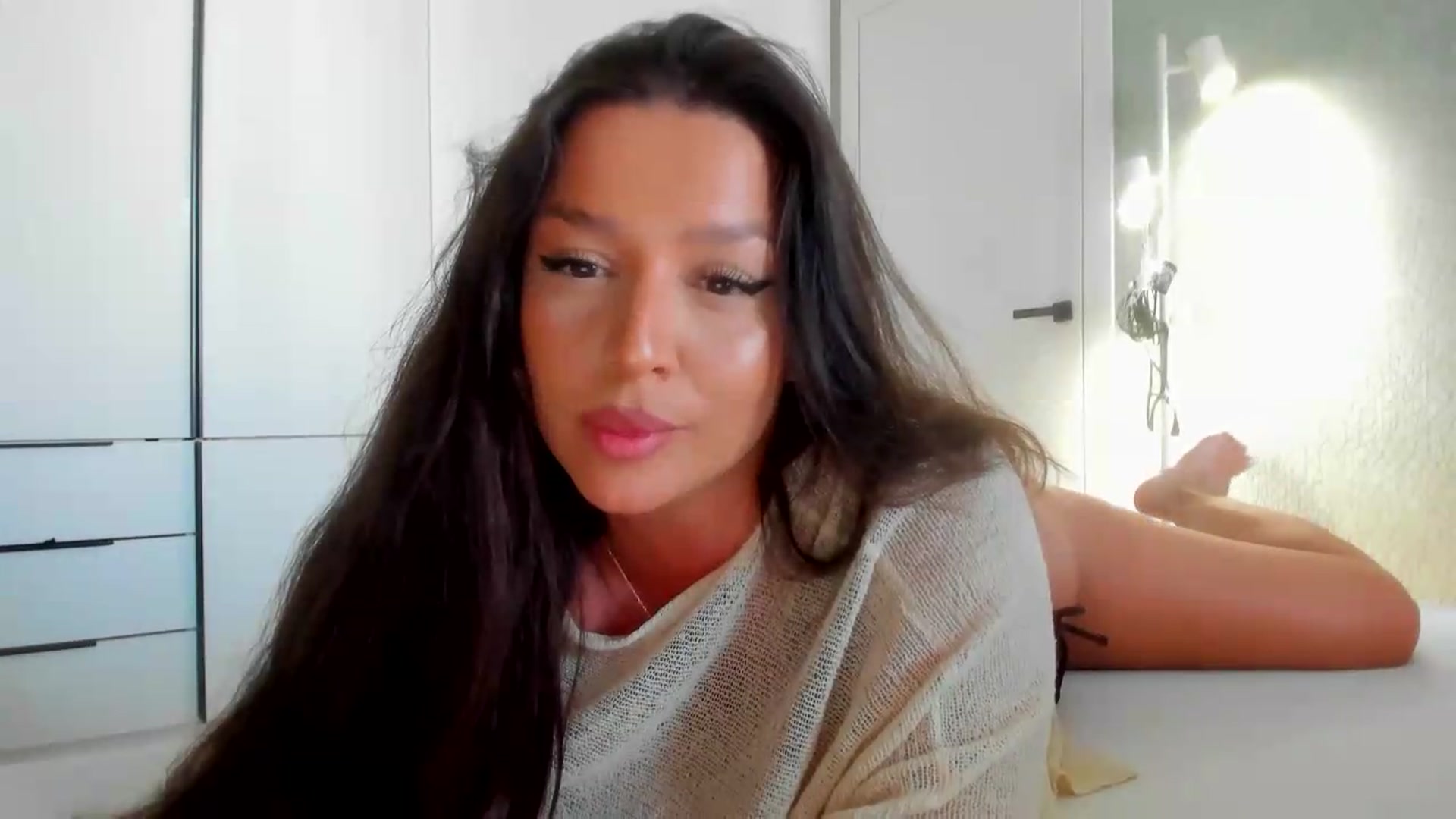 Gallery image thumbnail from Eve___'s myfreecams stream on, 08/13/2026, 14:04 image 15 of 20