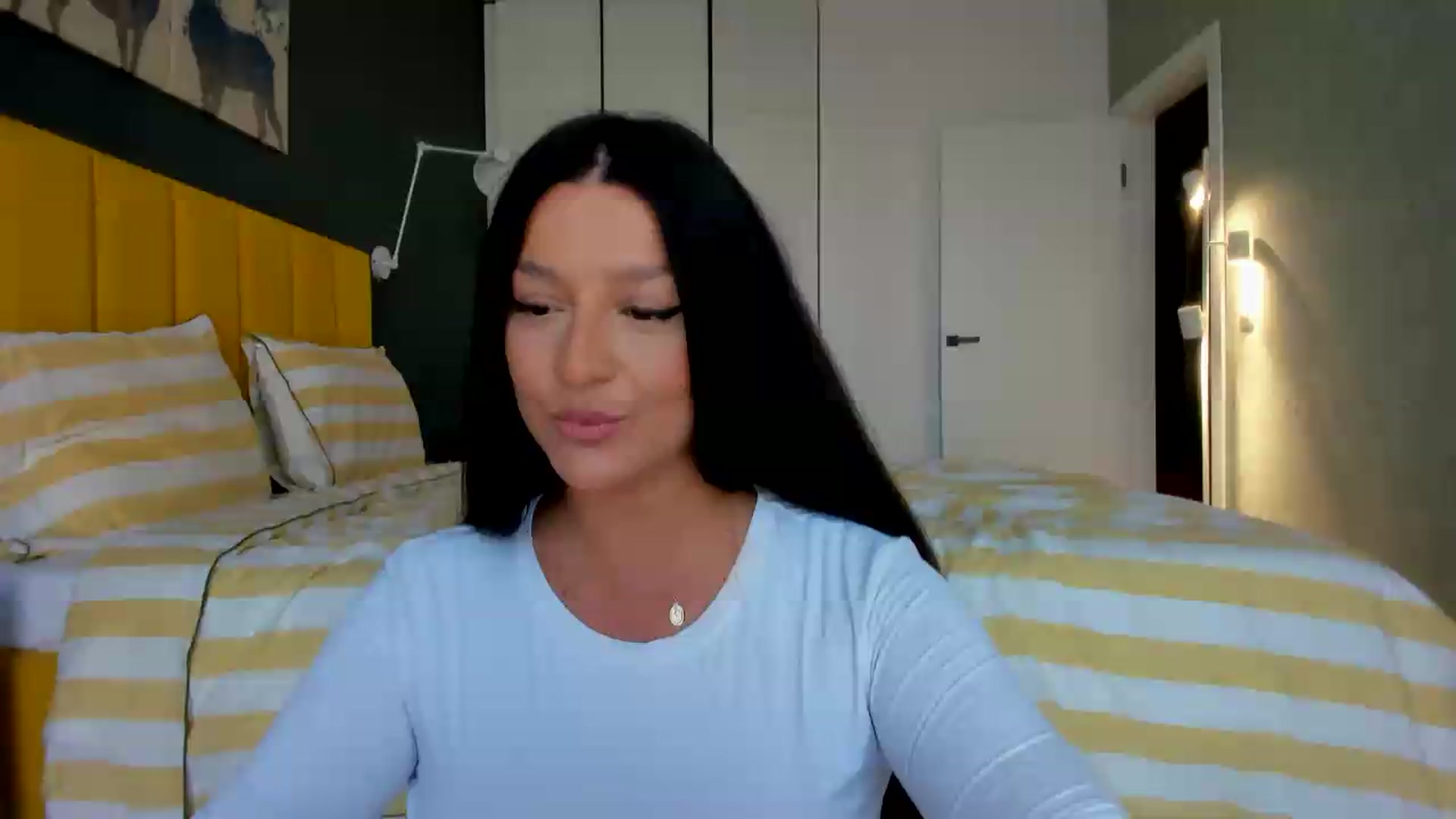 Gallery image thumbnail from Eve___'s myfreecams stream on, 08/23/2026, 14:43 image 19 of 20