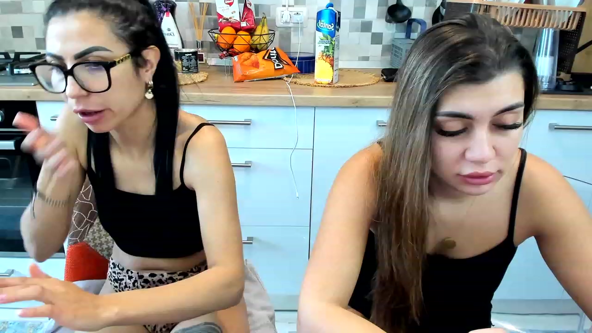 Gallery image thumbnail from EveeEvian's myfreecams stream on, 02/14/2024, 11:32 image 15 of 20