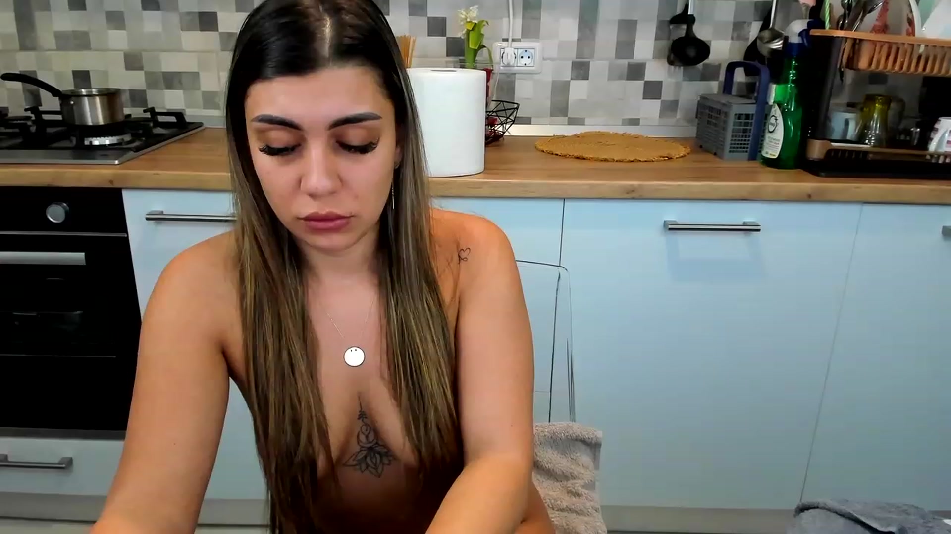Gallery image thumbnail from EveeEvian's myfreecams stream on, 03/09/2024, 18:54 image 12 of 20