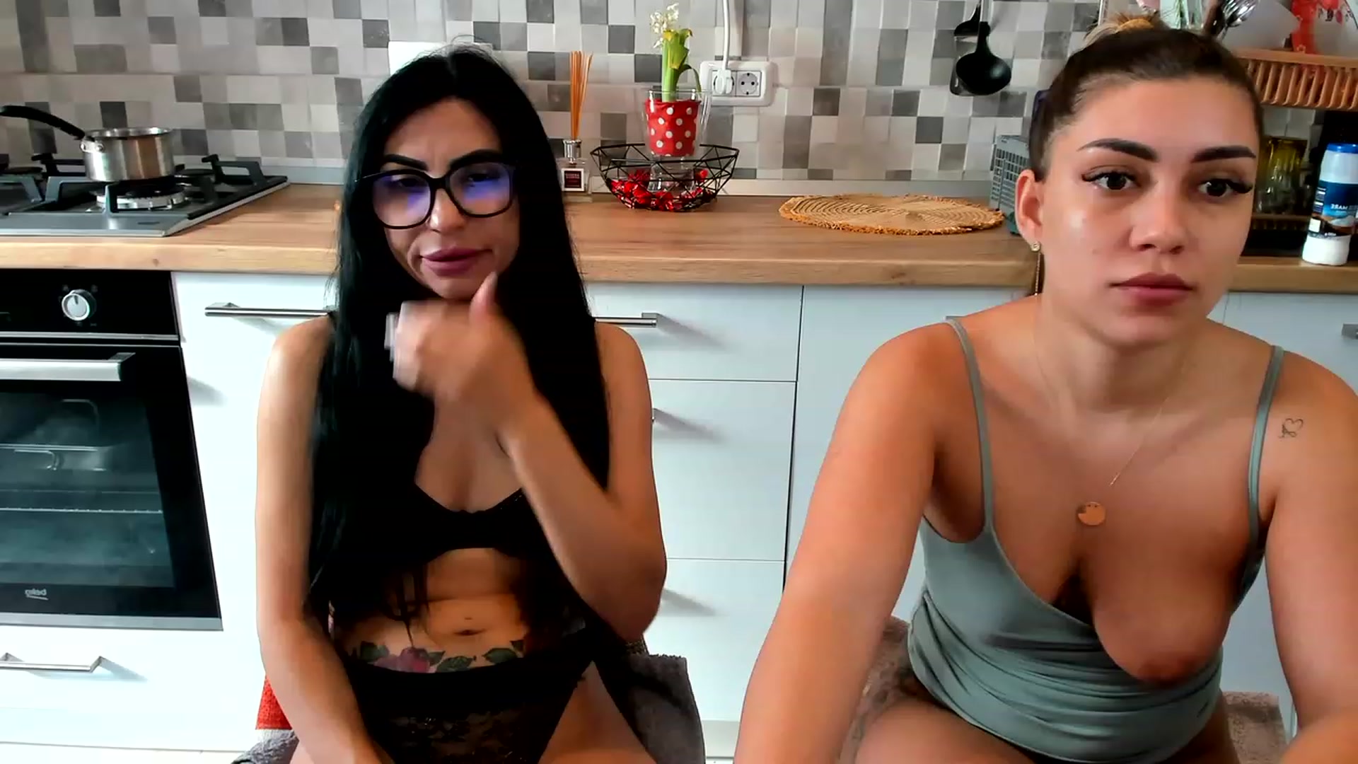 Gallery image thumbnail from EveeEvian's myfreecams stream on, 03/10/2024, 13:52 image 16 of 20