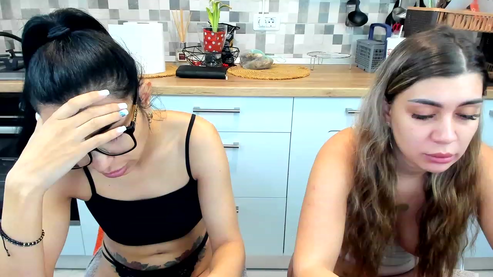 Gallery image thumbnail from EveeEvian's myfreecams stream on, 03/12/2024, 11:01 image 3 of 20