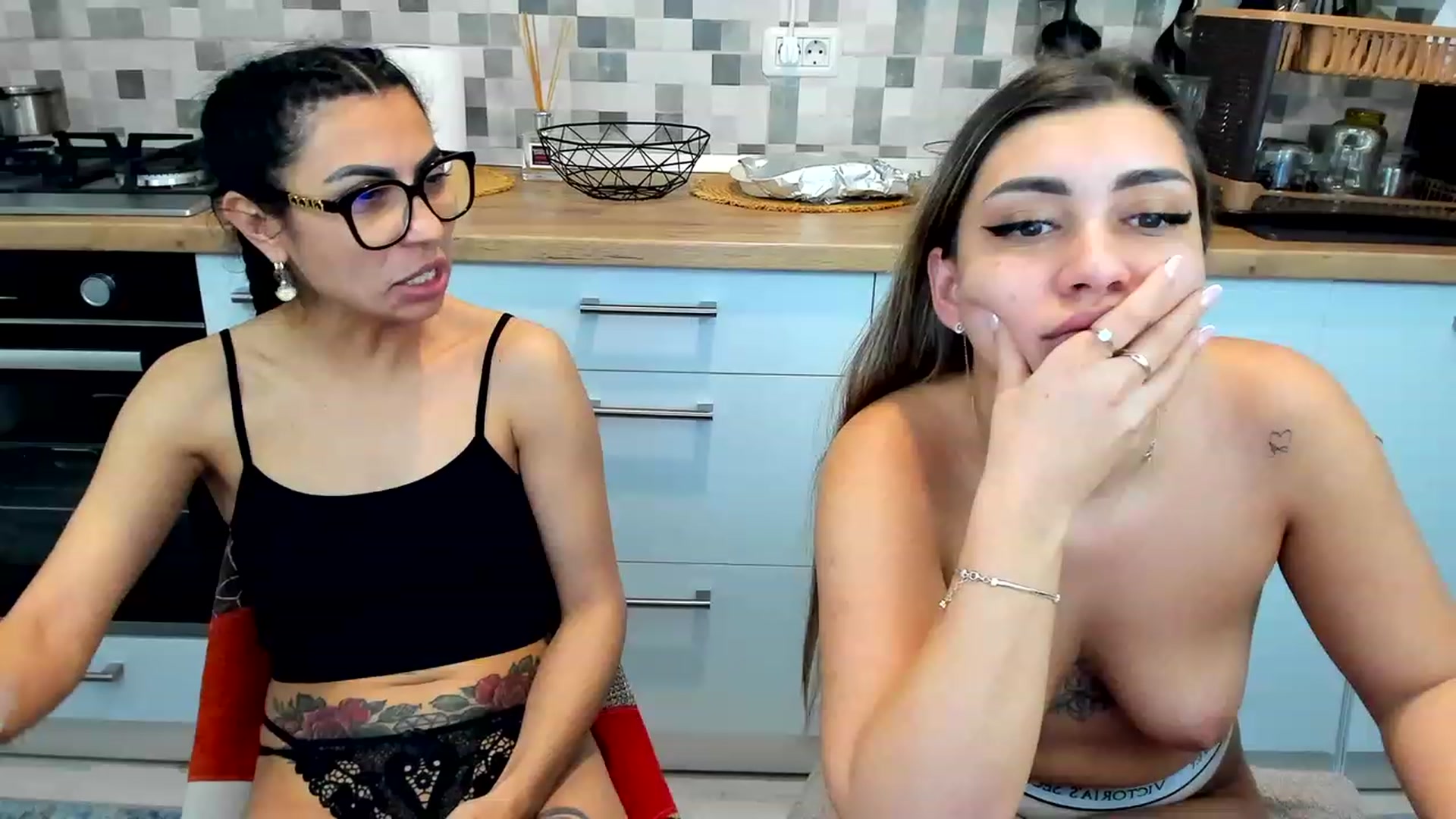 Gallery image thumbnail from EveeEvian's myfreecams stream on, 03/15/2024, 20:24 image 9 of 20