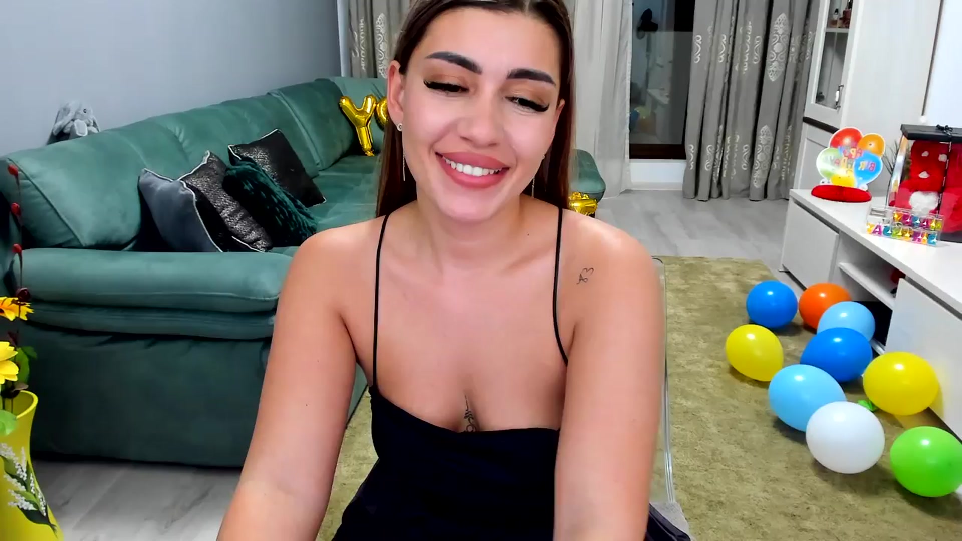 Gallery image thumbnail from EveeEvian's myfreecams stream on, 03/22/2024, 01:40 image 7 of 20