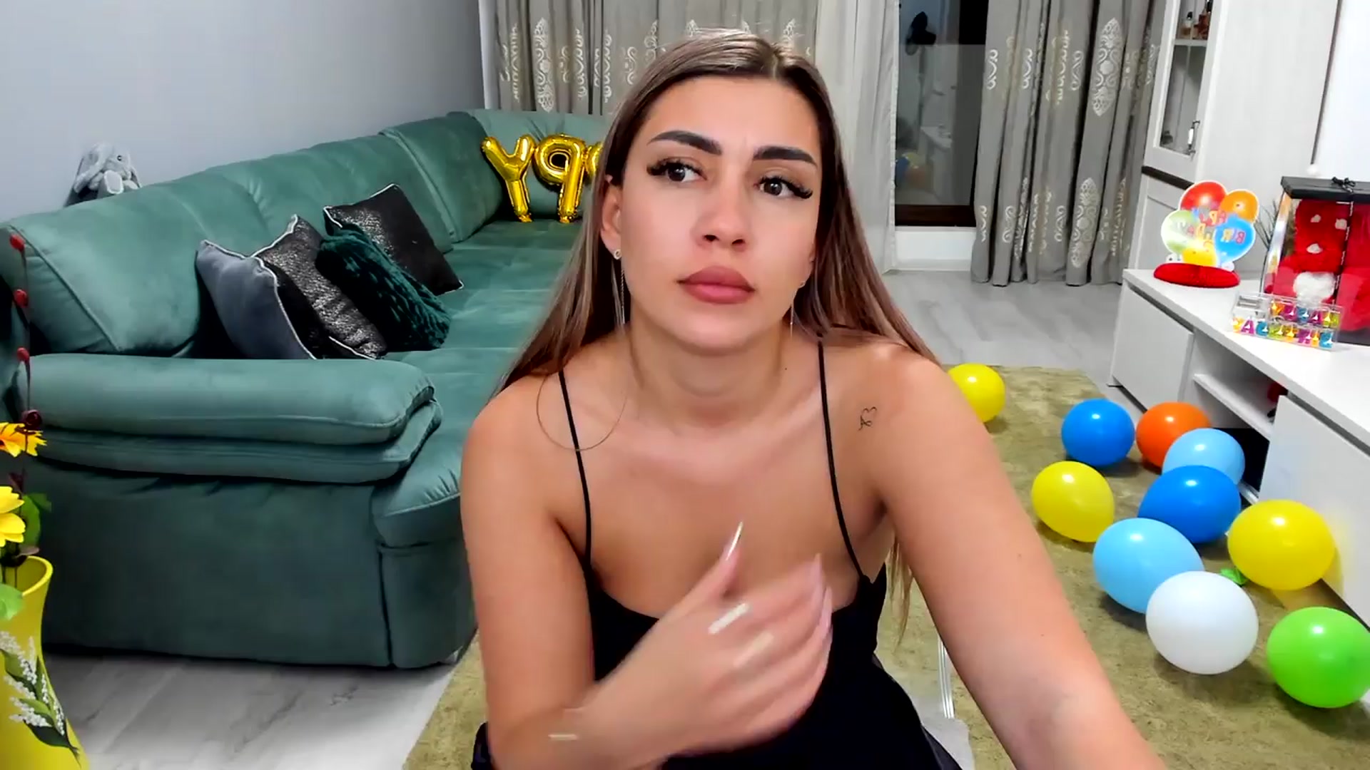 Gallery image thumbnail from EveeEvian's myfreecams stream on, 03/22/2024, 01:40 image 16 of 20