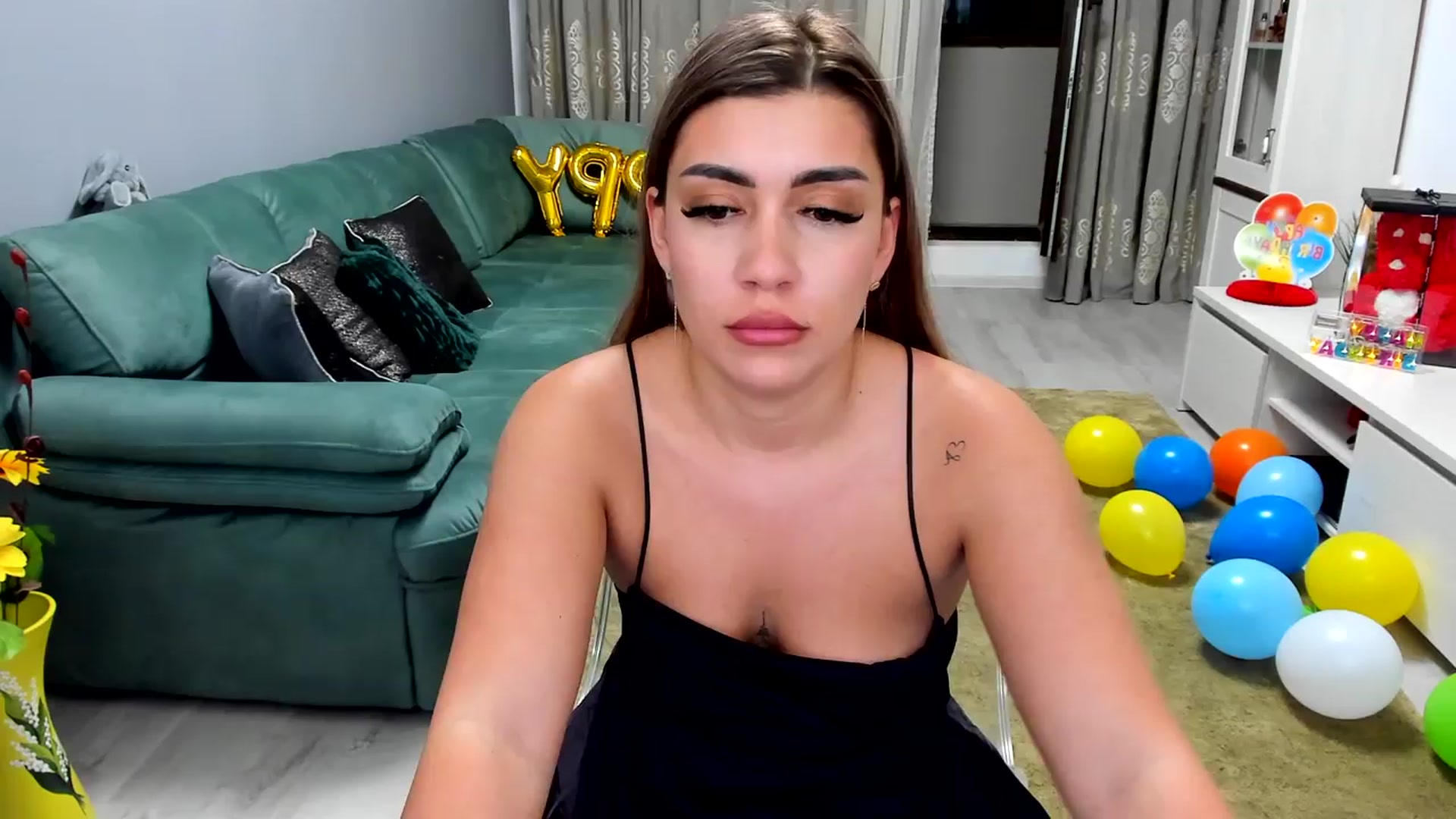 Gallery image thumbnail from EveeEvian's myfreecams stream on, 03/22/2024, 01:40 image 20 of 20