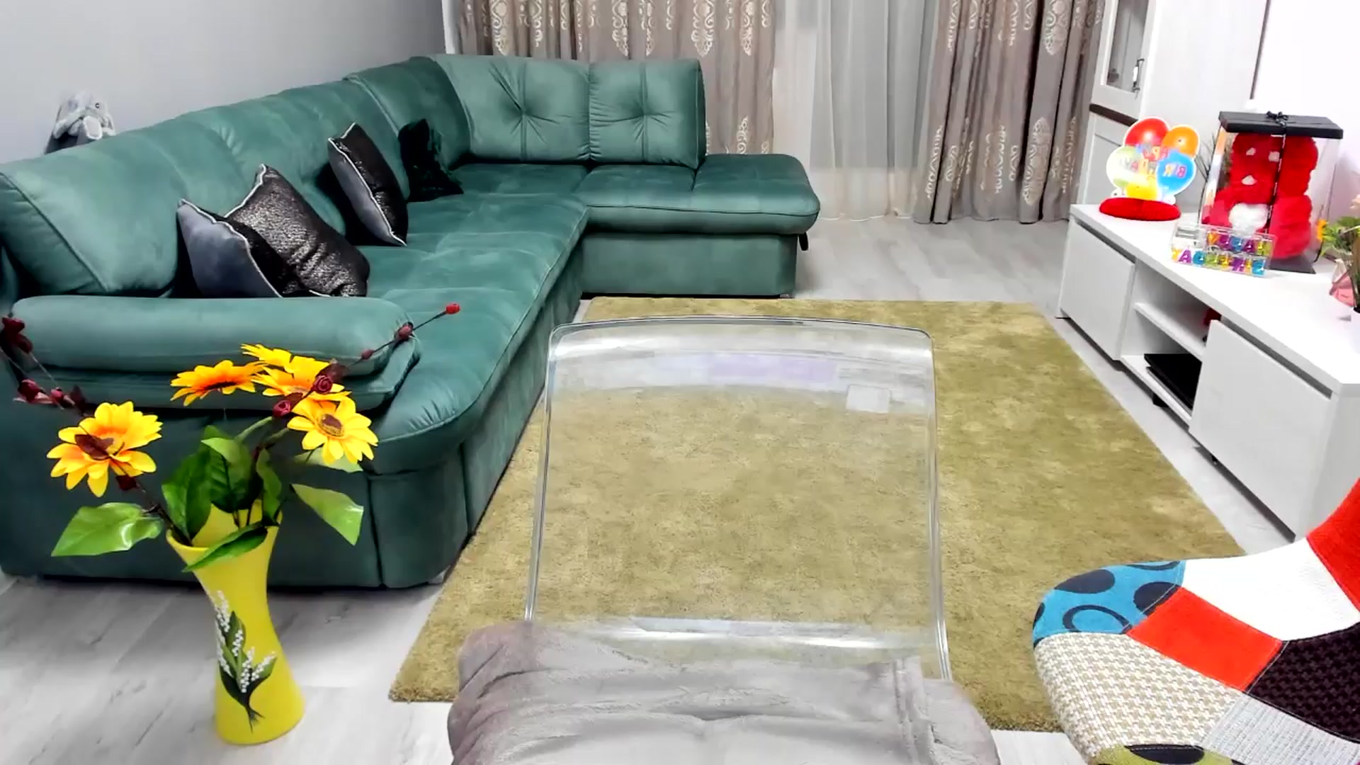 Gallery image thumbnail from EveeEvian's myfreecams stream on, 03/25/2024, 01:47 image 1 of 20