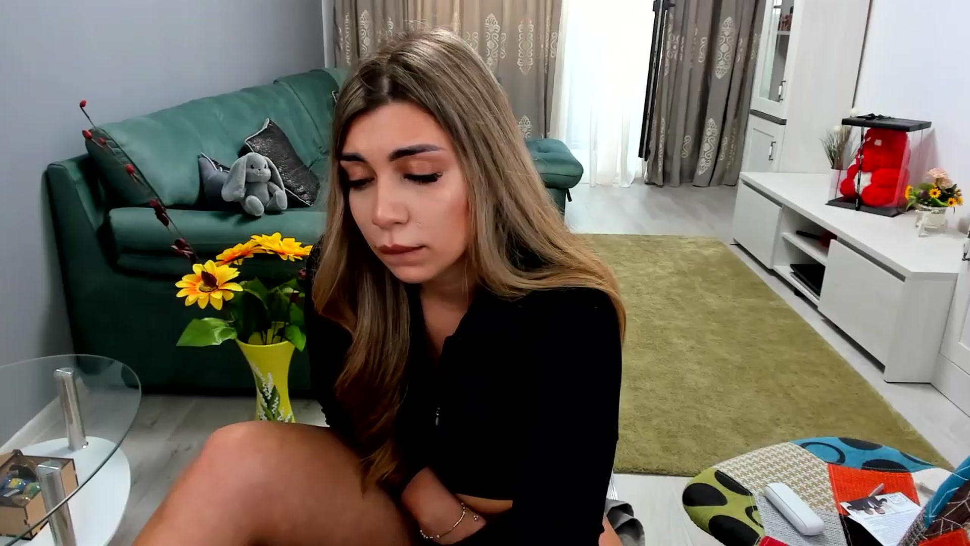 Gallery image thumbnail from EveeEvian's myfreecams stream on, 04/01/2024, 16:14 image 16 of 20