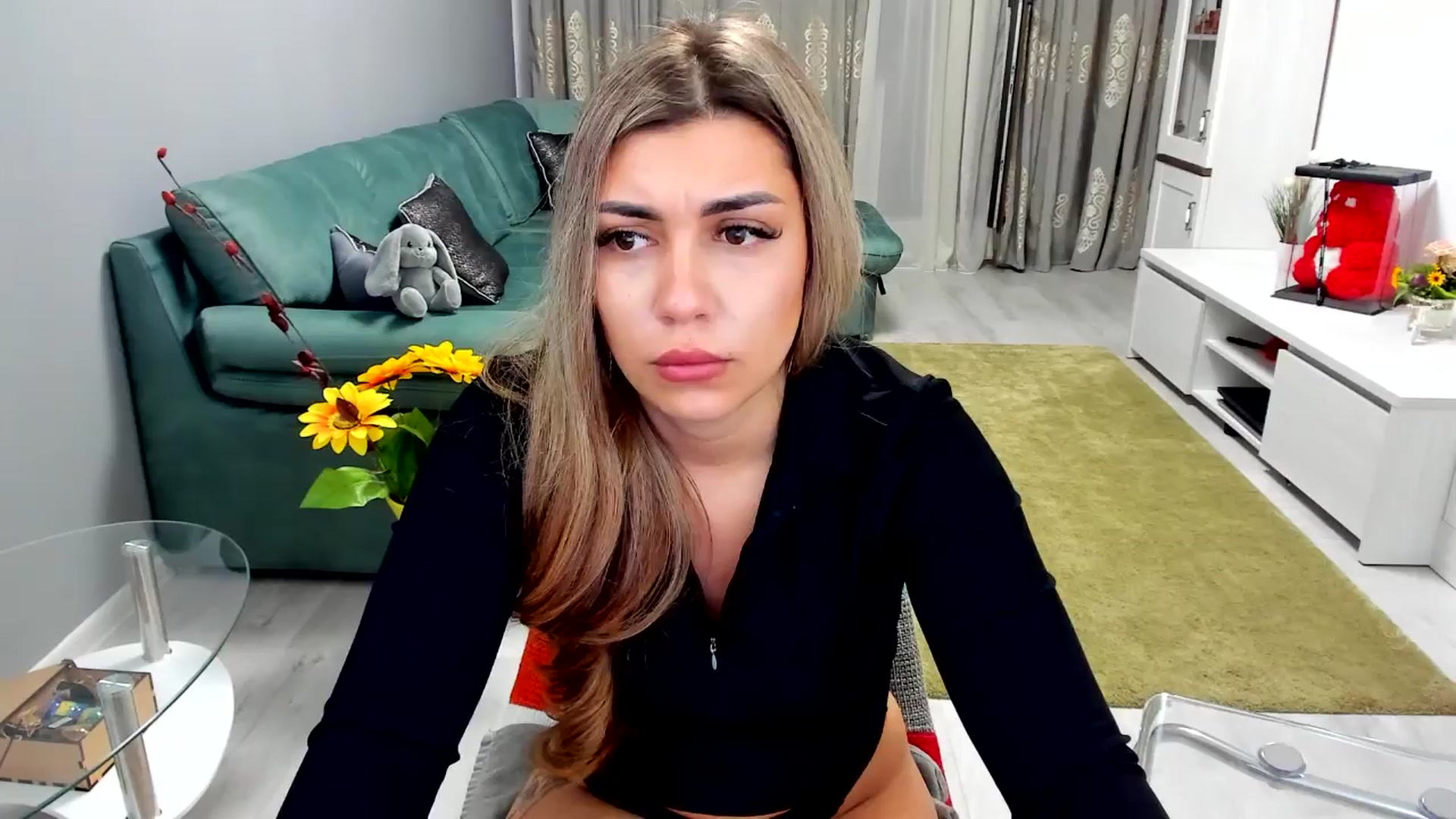 Gallery image thumbnail from EveeEvian's myfreecams stream on, 04/01/2024, 19:44 image 4 of 20