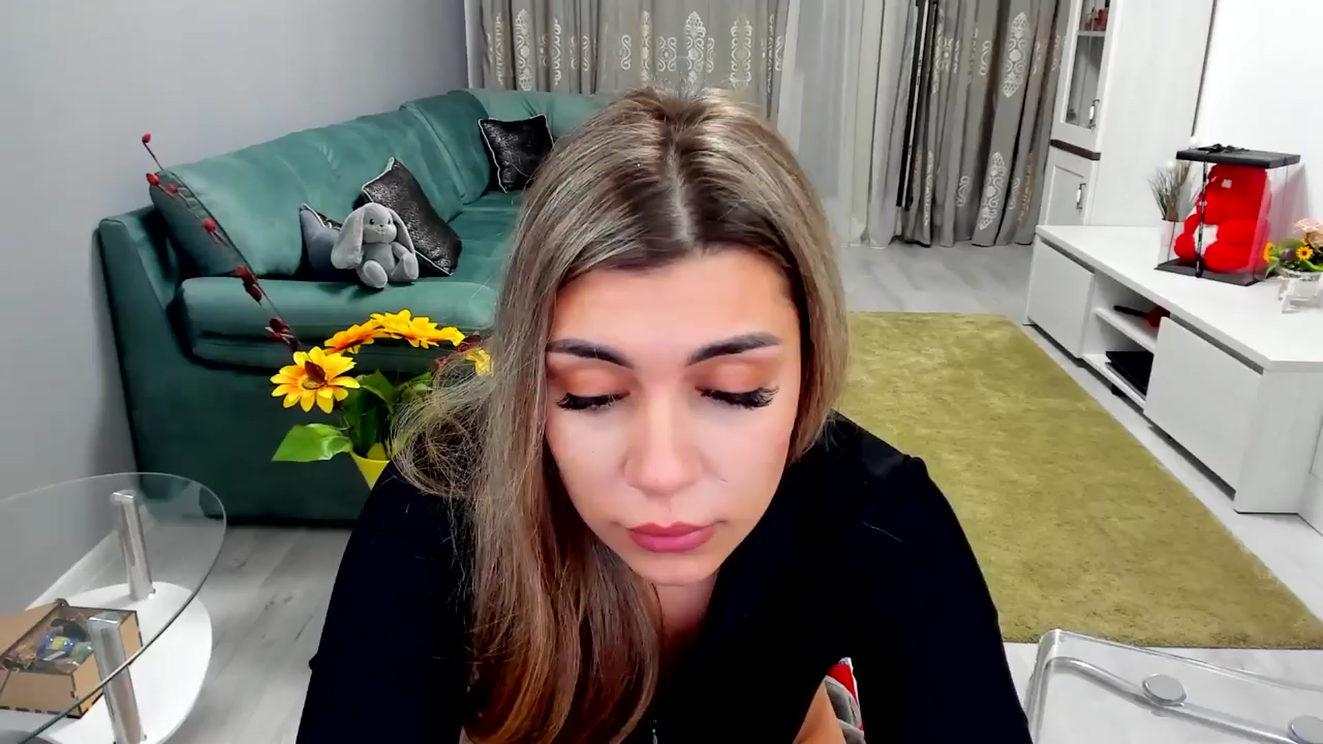 Gallery image thumbnail from EveeEvian's myfreecams stream on, 04/01/2024, 19:44 image 3 of 20