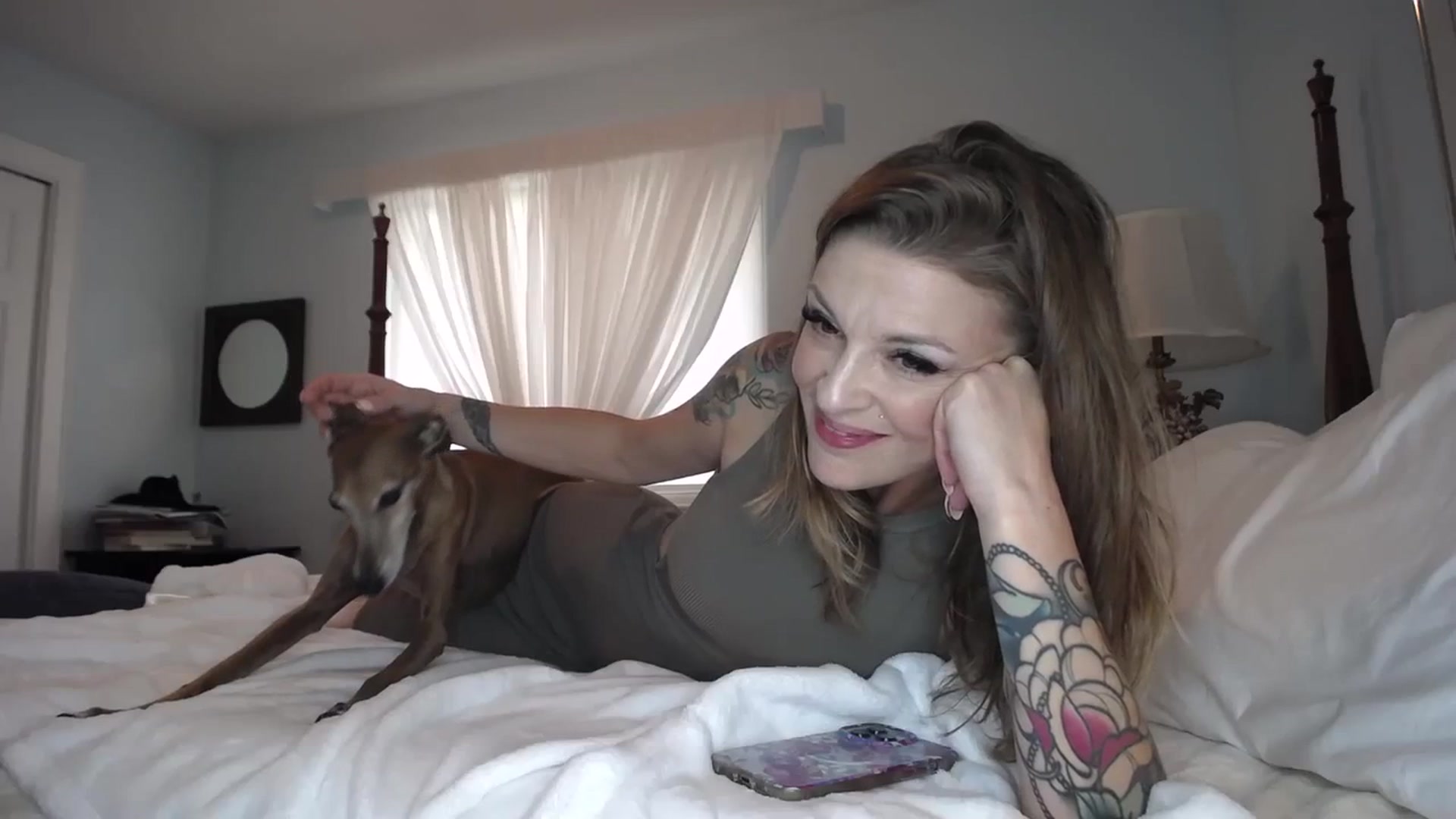 Gallery image thumbnail from EveeMinx's myfreecams stream on, 08/19/2023, 23:03 image 19 of 20