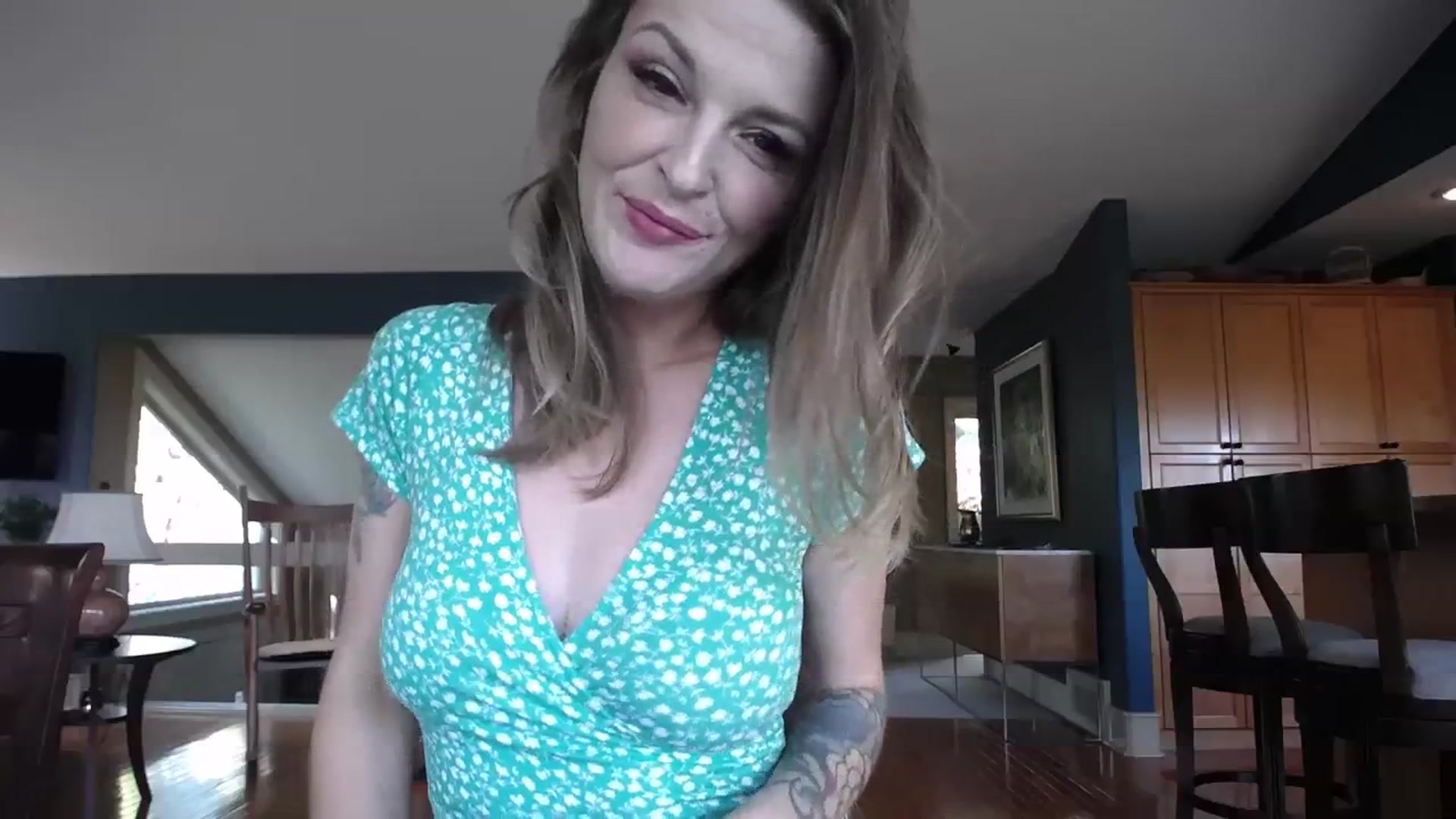 Gallery image thumbnail from EveeMinx's myfreecams stream on, 09/05/2023, 21:40 image 14 of 20
