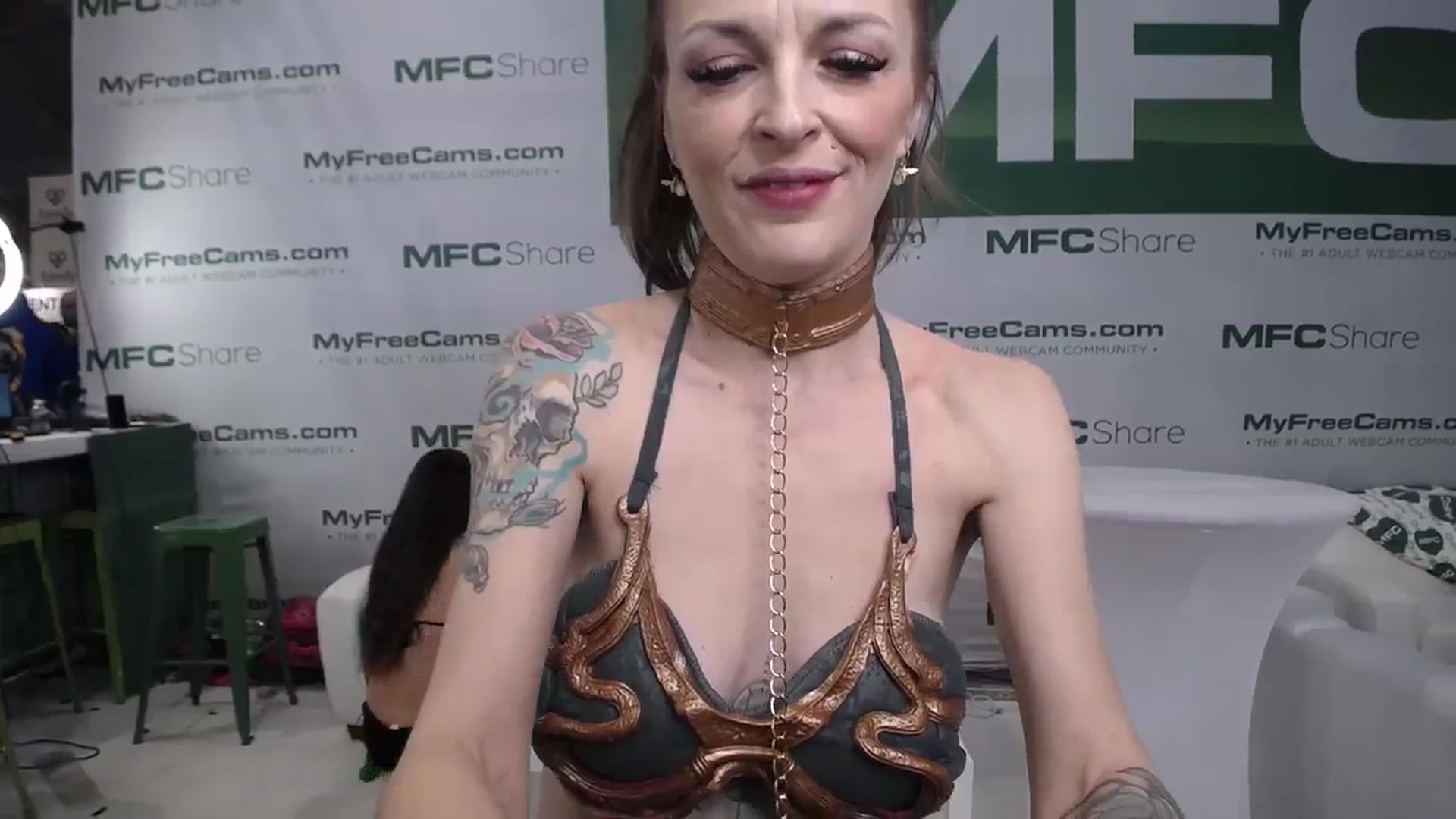 Gallery image thumbnail from EveeMinx's myfreecams stream on, 01/27/2024, 22:28 image 11 of 20