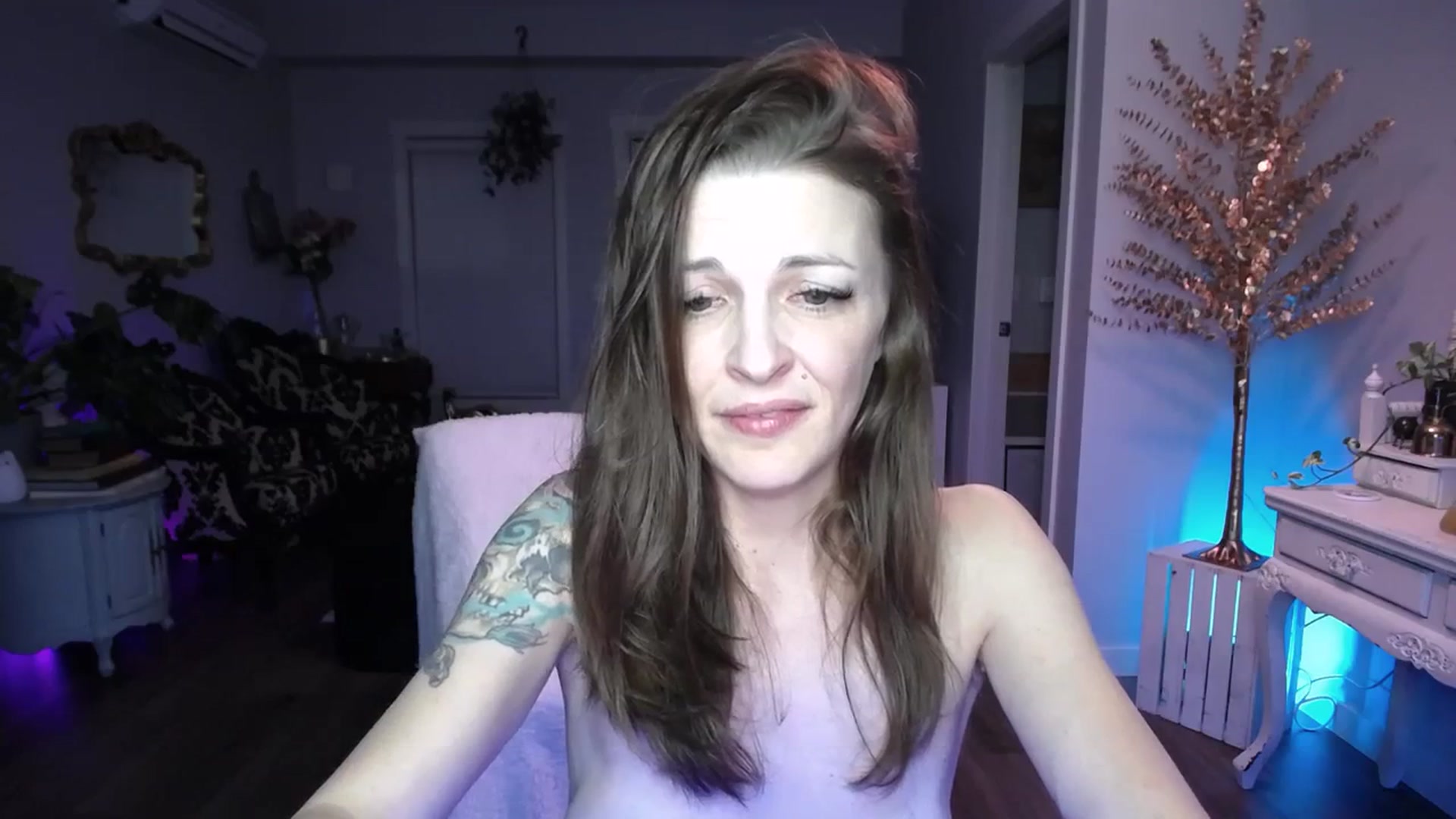Gallery image thumbnail from EveeMinx's myfreecams stream on, 02/04/2024, 10:07 image 8 of 20