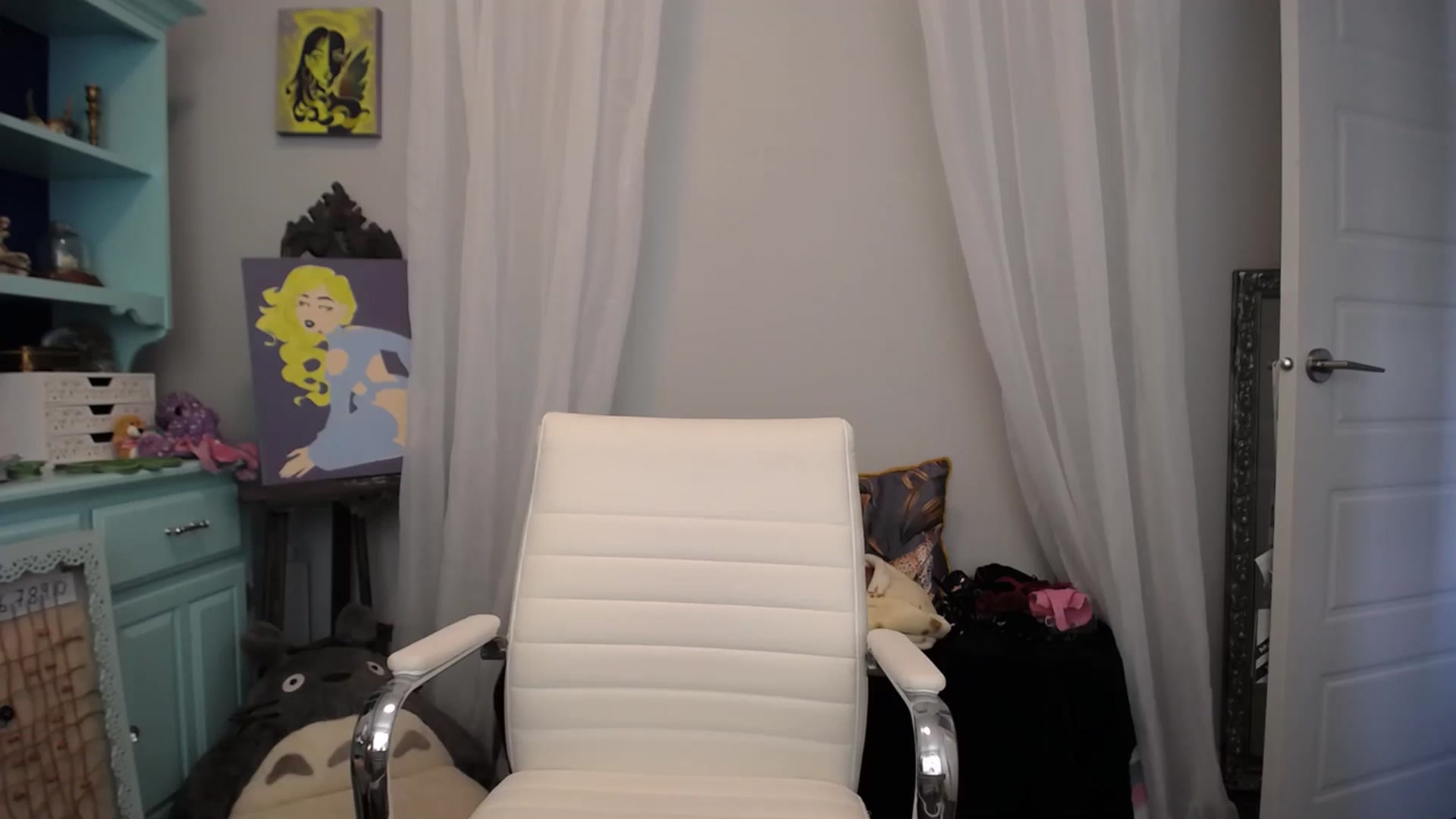 Gallery image thumbnail from EveeMinx's myfreecams stream on, 04/03/2024, 20:53 image 18 of 20