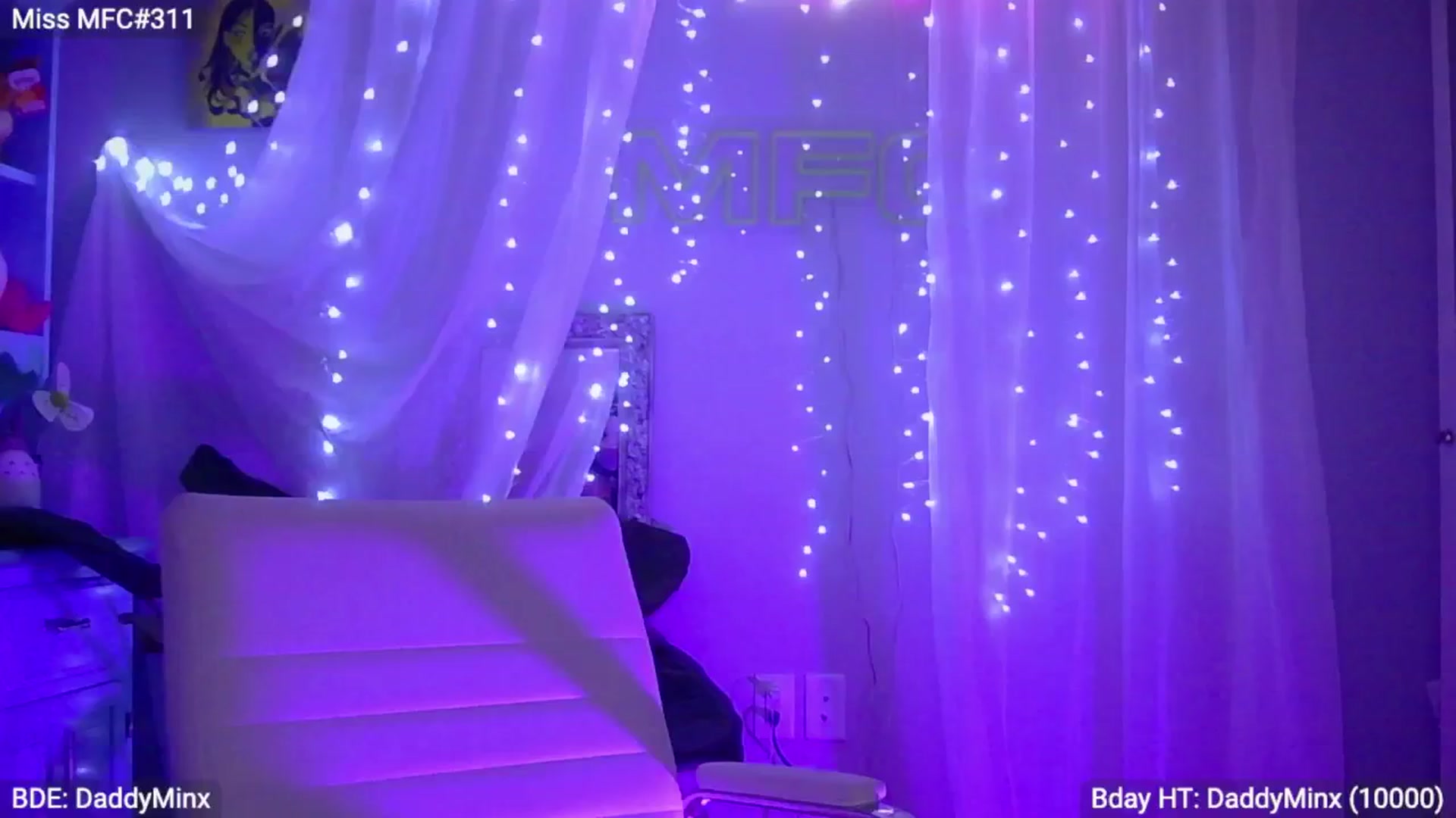 Gallery image thumbnail from EveeMinx's myfreecams stream on, 06/06/2024, 12:03 image 10 of 20