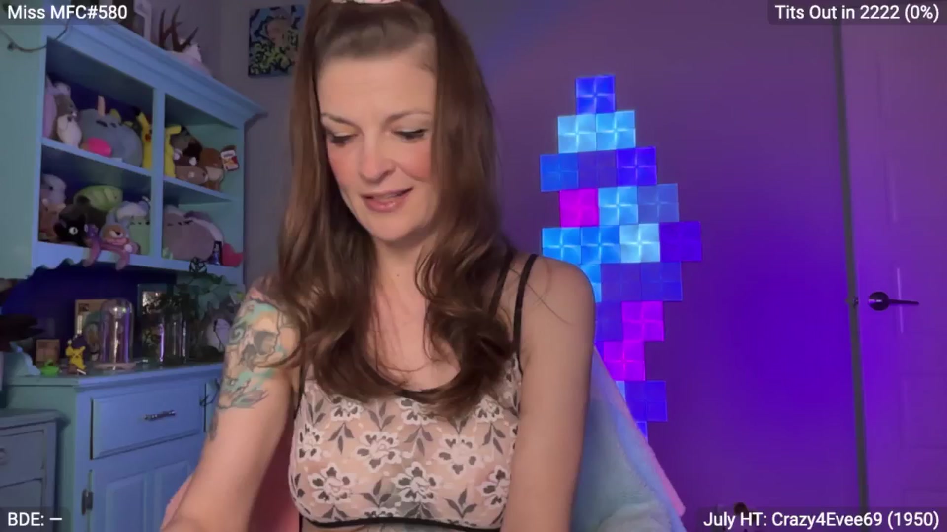 Gallery image thumbnail from EveeMinx's myfreecams stream on, 07/12/2024, 07:05 image 3 of 20