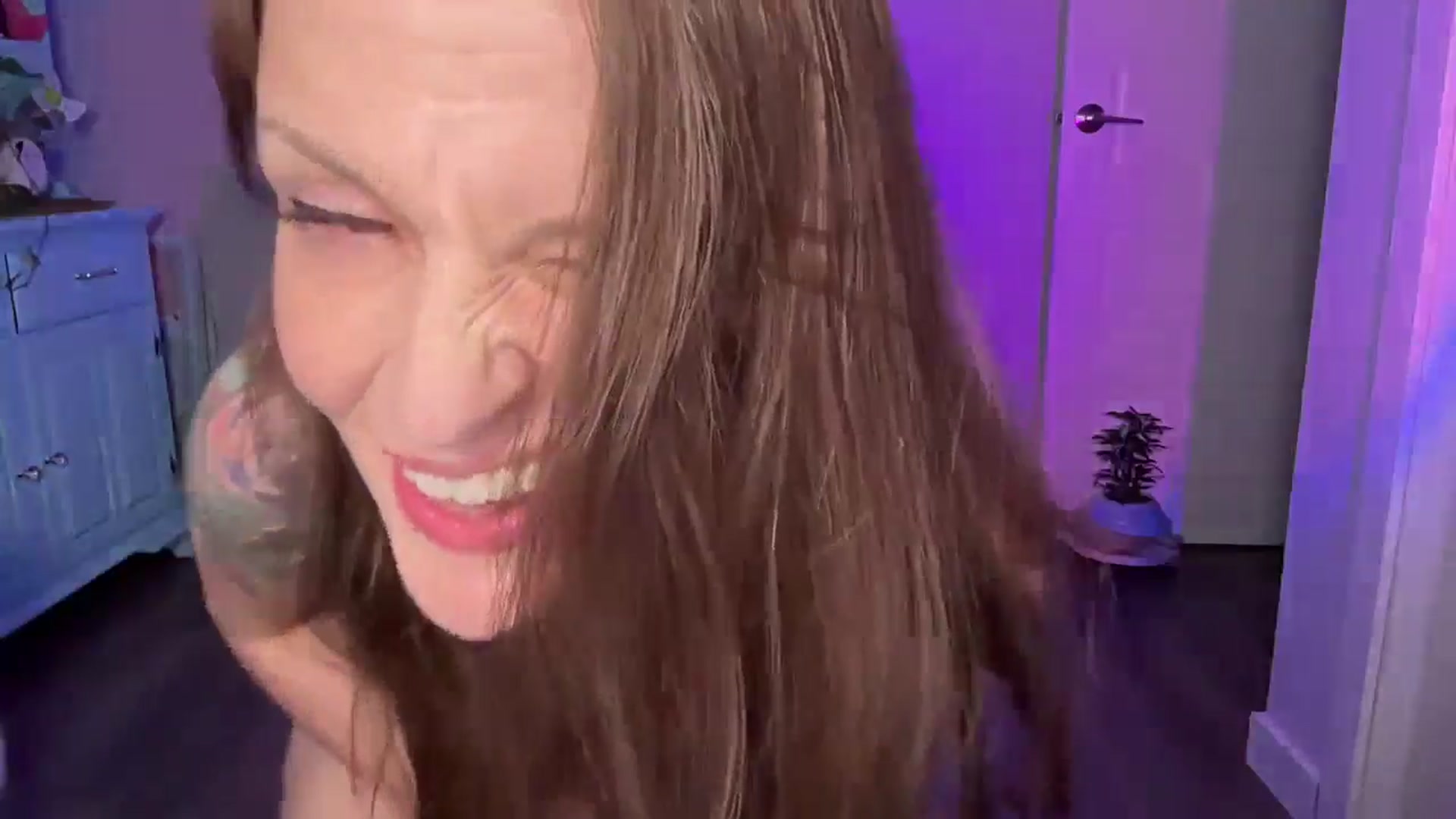Gallery image thumbnail from EveeMinx's myfreecams stream on, 07/18/2024, 10:01 image 20 of 20