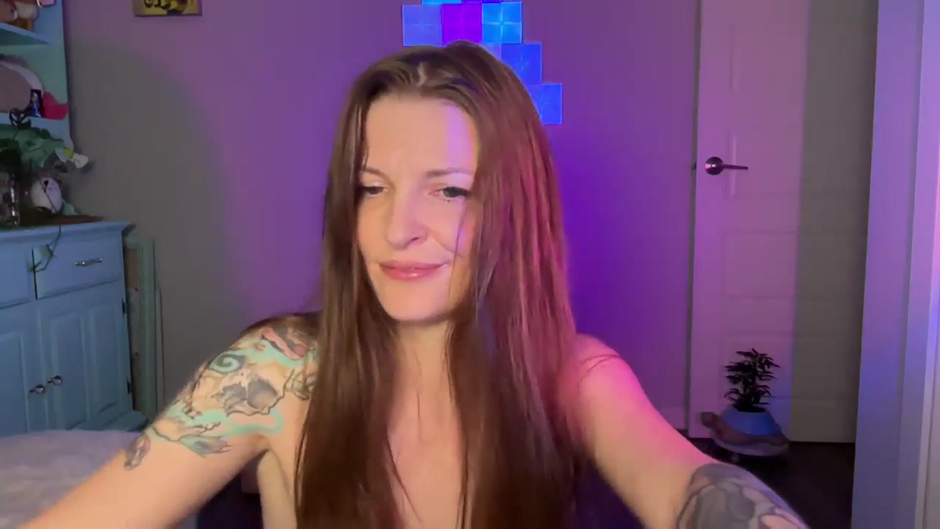 Gallery image thumbnail from EveeMinx's myfreecams stream on, 07/18/2024, 10:01 image 9 of 20