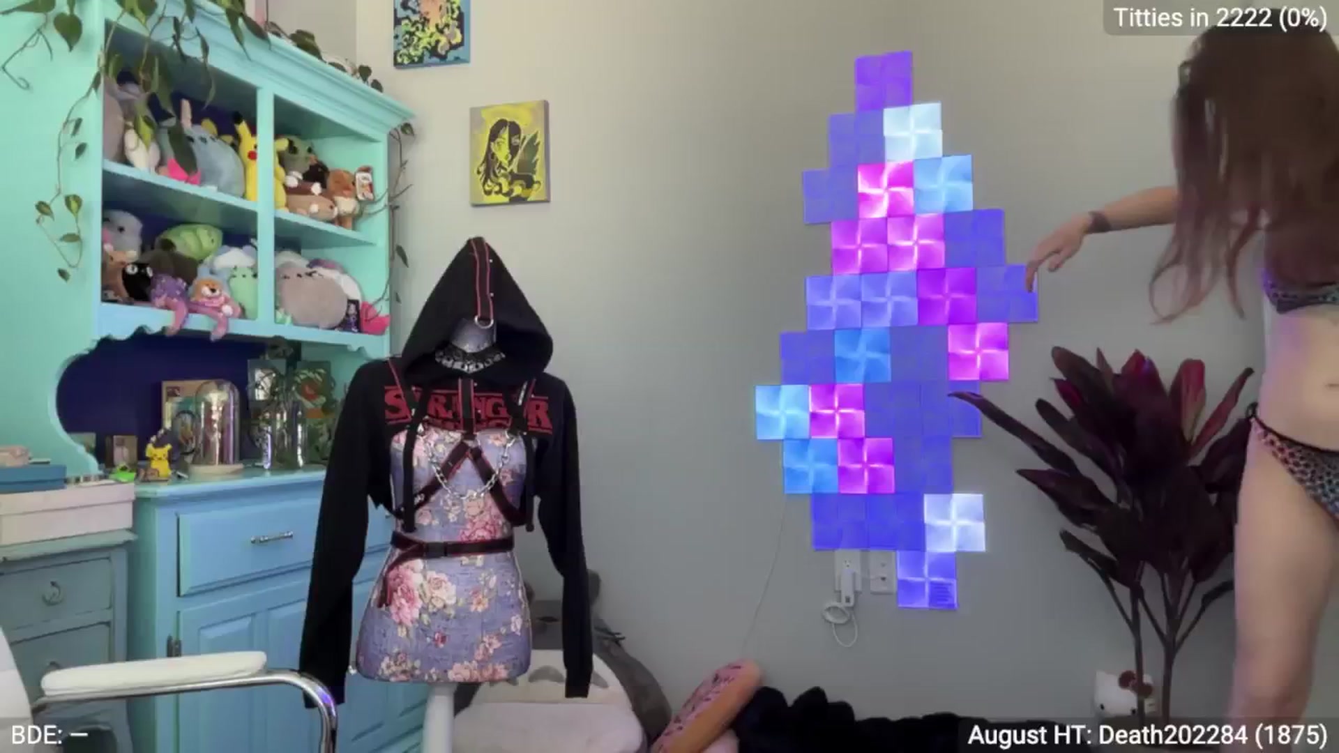 Gallery image thumbnail from EveeMinx's myfreecams stream on, 08/10/2024, 21:57 image 5 of 20