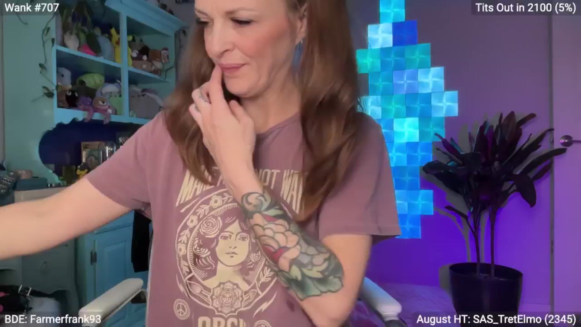 Gallery image thumbnail from EveeMinx's myfreecams stream on, 08/27/2024, 02:50 image 15 of 20