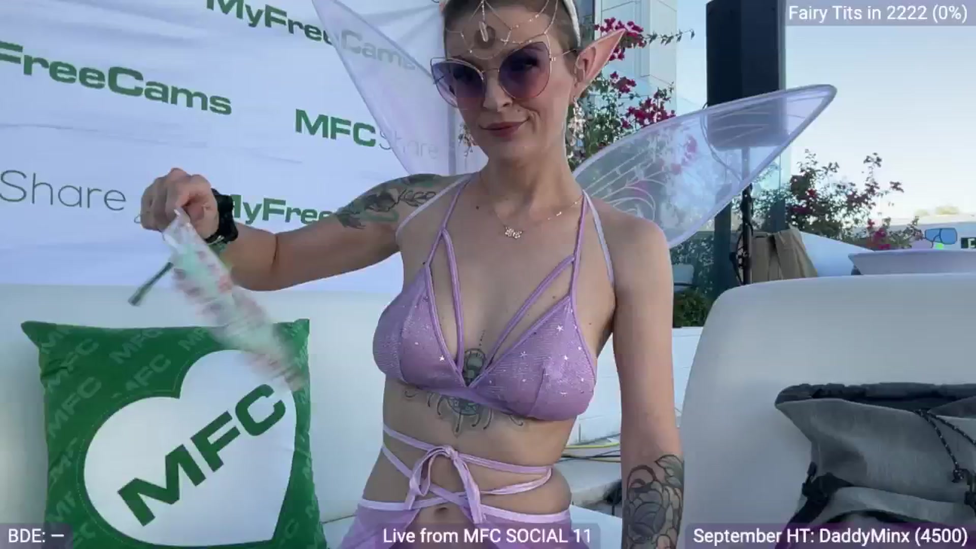 Gallery image thumbnail from EveeMinx's myfreecams stream on, 09/24/2024, 22:34 image 16 of 20