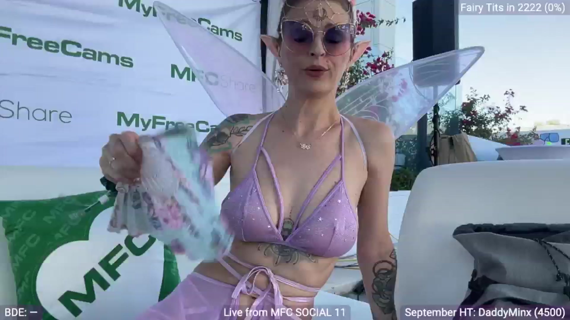 Gallery image thumbnail from EveeMinx's myfreecams stream on, 09/24/2024, 22:34 image 13 of 20