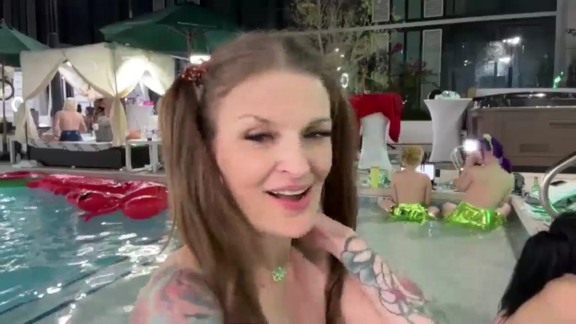 Gallery image thumbnail from EveeMinx's myfreecams stream on, 09/26/2024, 07:56 image 17 of 20