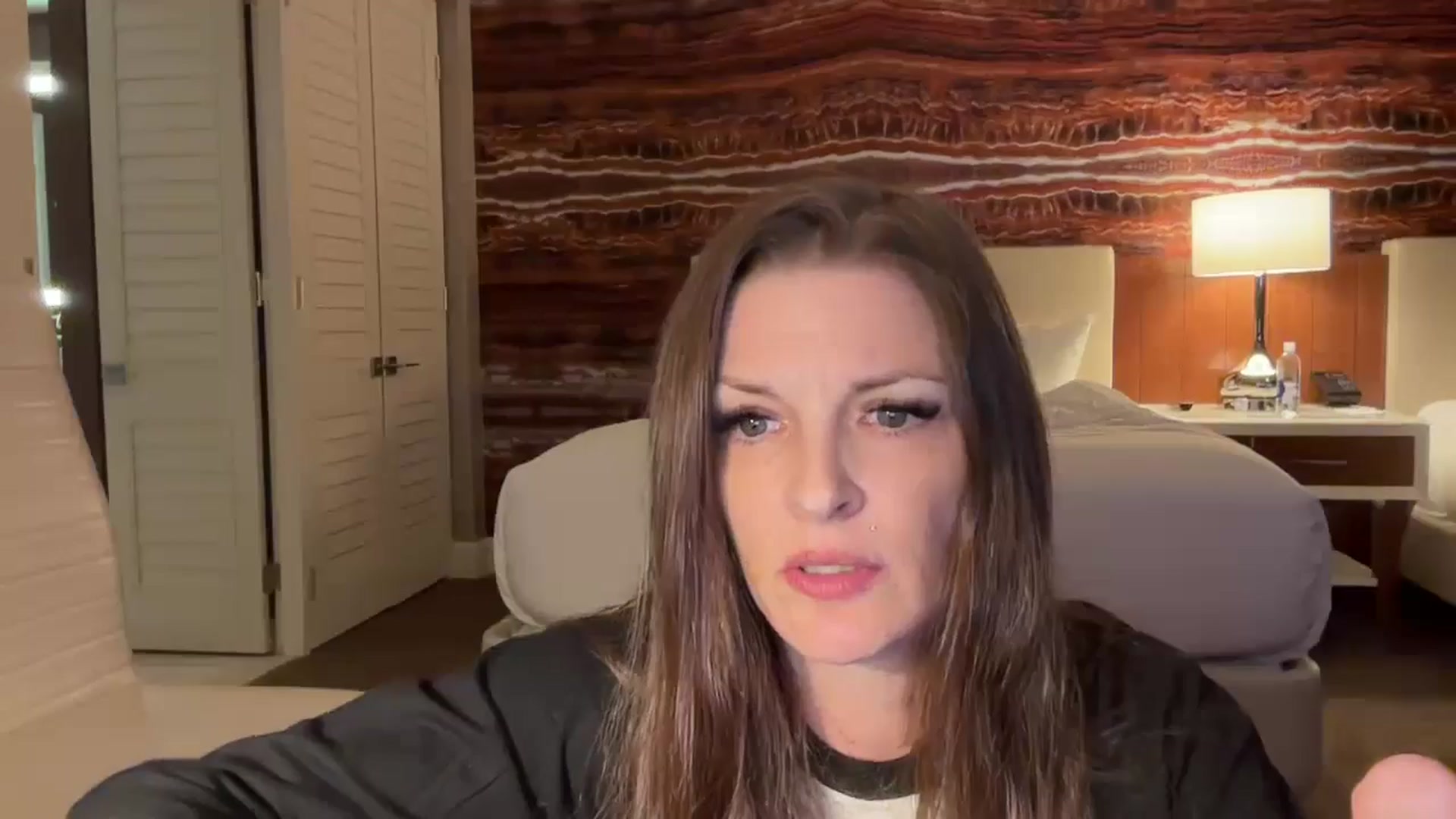 Gallery image thumbnail from EveeMinx's myfreecams stream on, 09/27/2024, 05:24 image 8 of 20