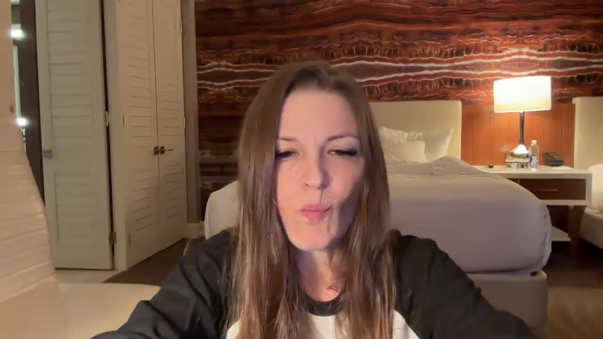Gallery image thumbnail from EveeMinx's myfreecams stream on, 09/27/2024, 05:24 image 12 of 20