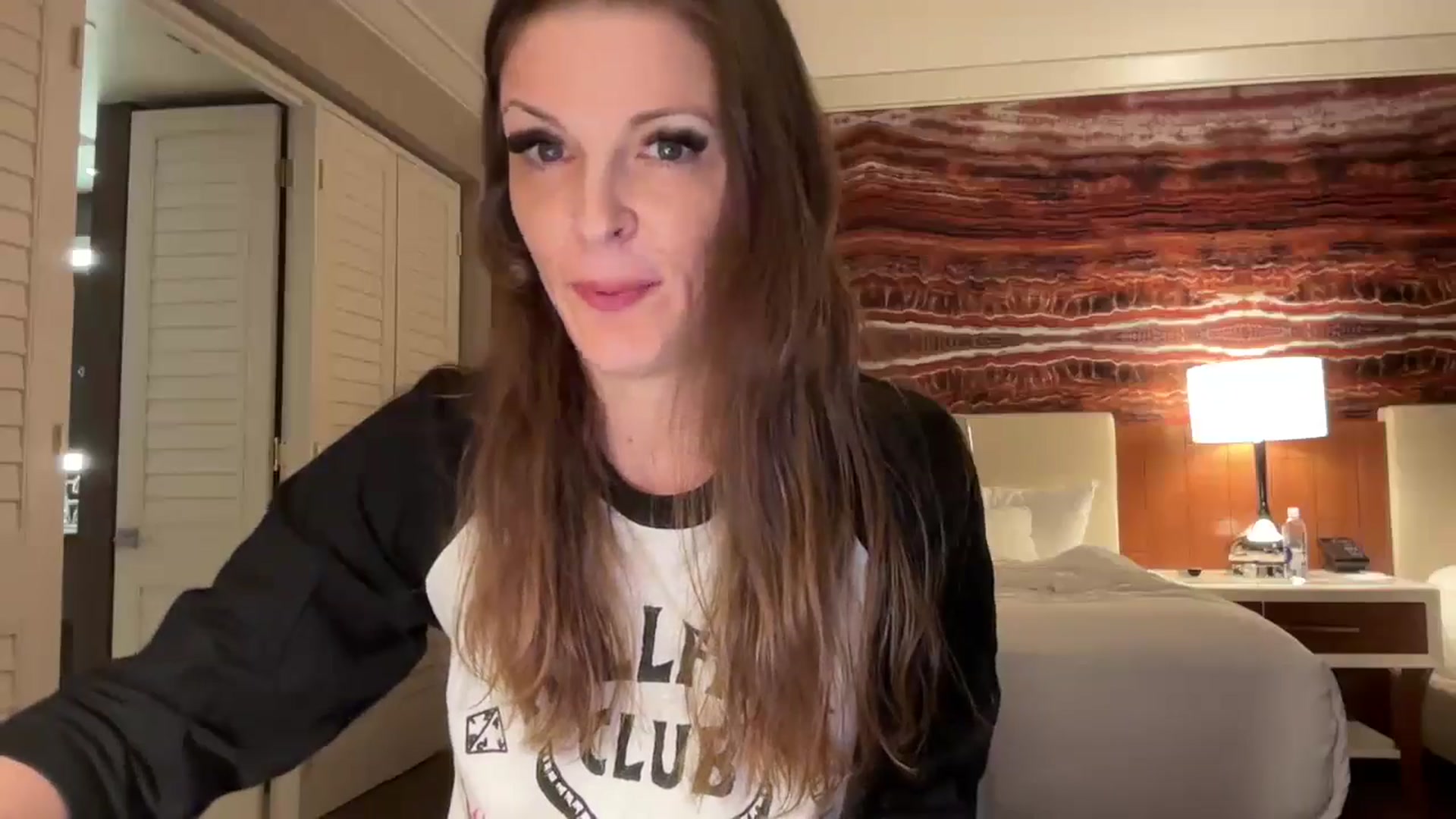 Gallery image thumbnail from EveeMinx's myfreecams stream on, 09/27/2024, 05:24 image 4 of 20