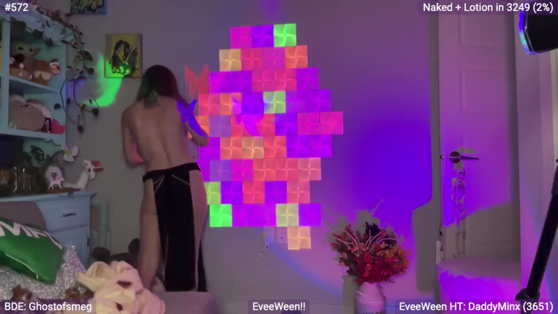 Gallery image thumbnail from EveeMinx's myfreecams stream on, 10/05/2024, 06:18 image 19 of 20