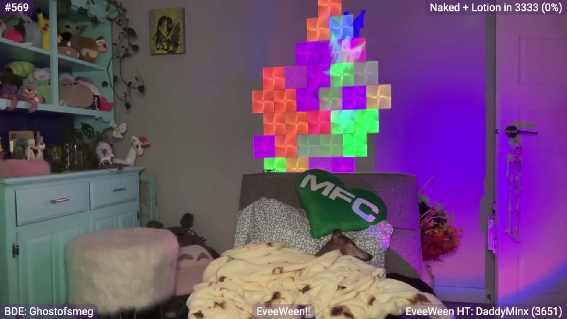 Gallery image thumbnail from EveeMinx's myfreecams stream on, 10/05/2024, 06:18 image 11 of 20