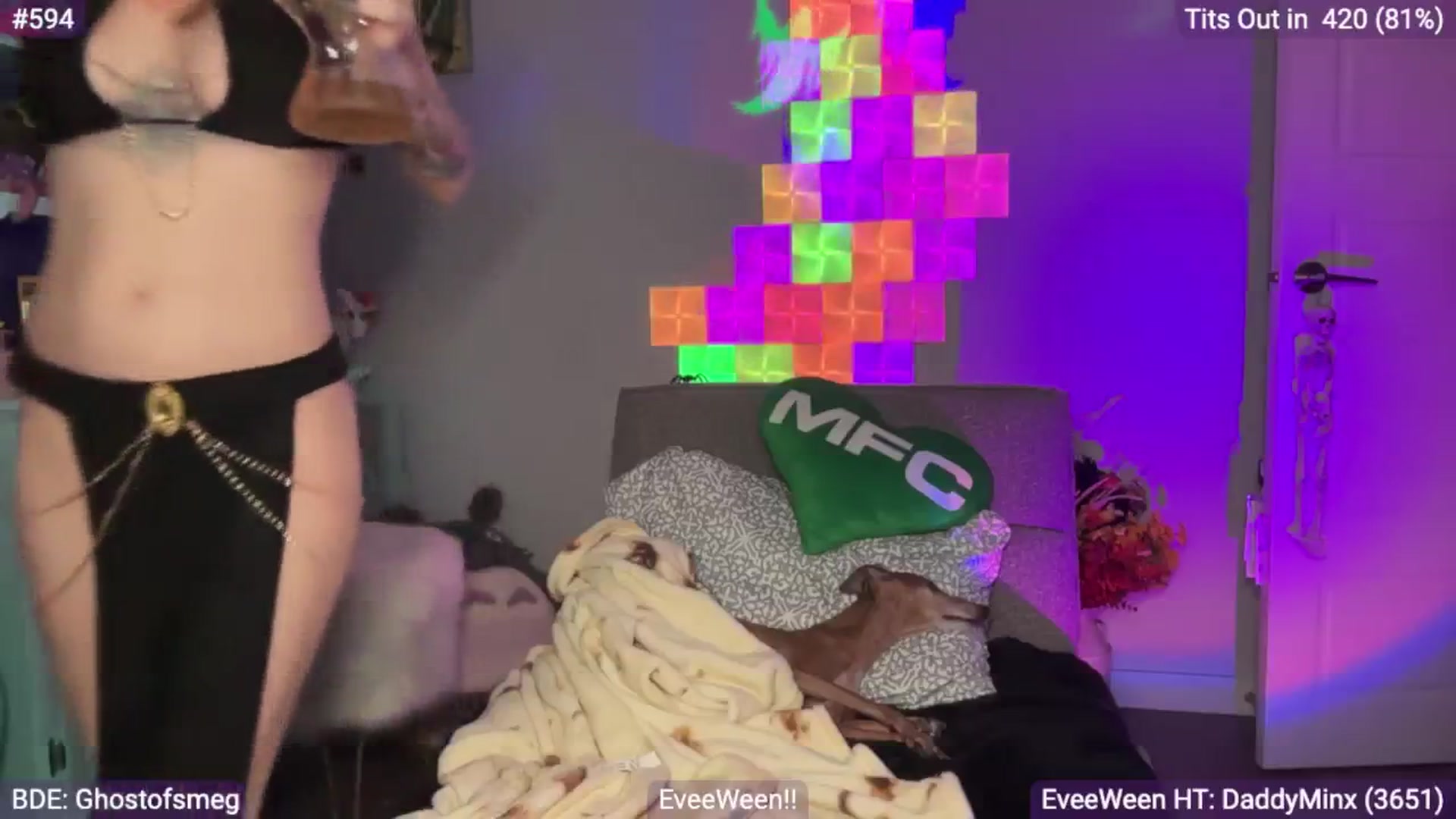 Gallery image thumbnail from EveeMinx's myfreecams stream on, 10/05/2024, 06:18 image 4 of 20