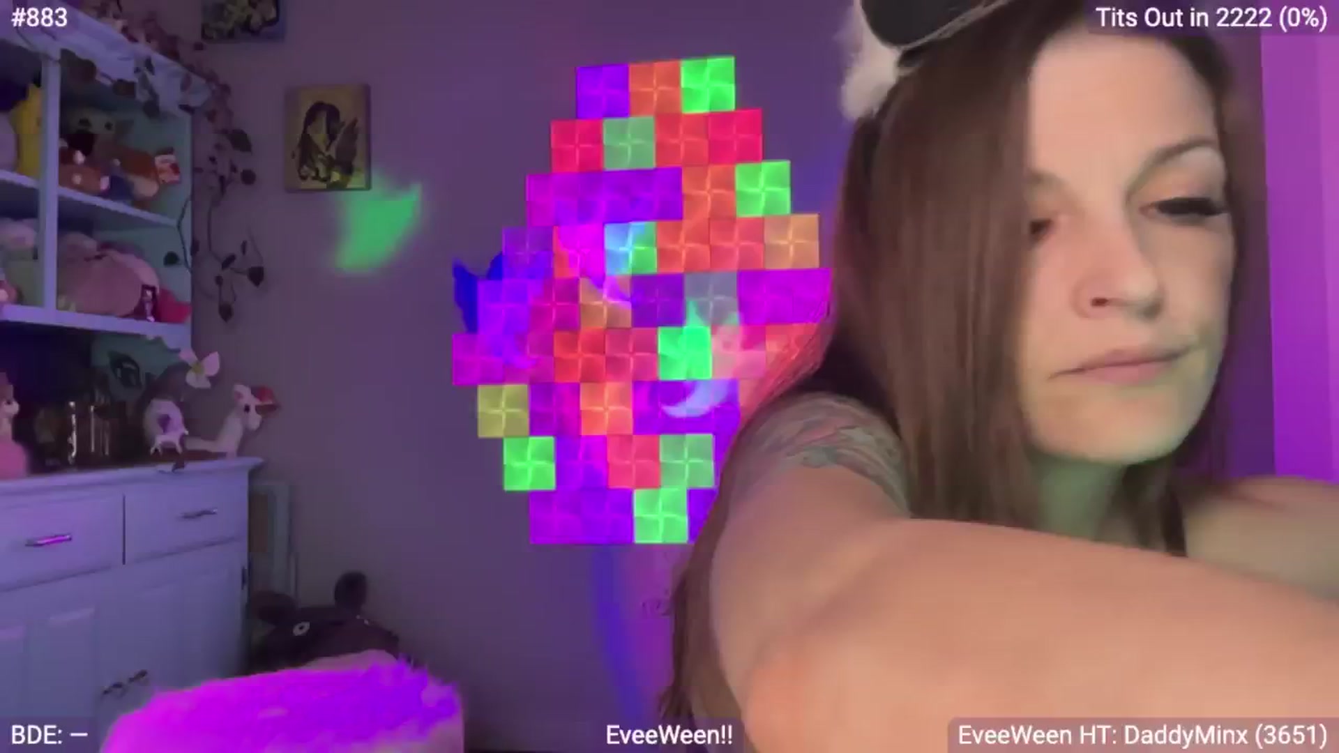 Gallery image thumbnail from EveeMinx's myfreecams stream on, 10/07/2024, 05:21 image 3 of 20