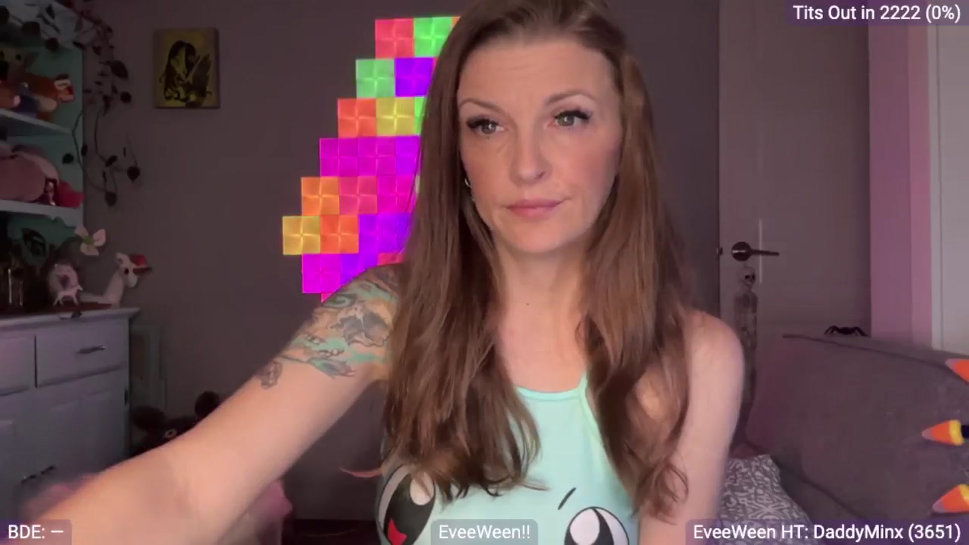 Gallery image thumbnail from EveeMinx's myfreecams stream on, 10/08/2024, 06:12 image 15 of 20